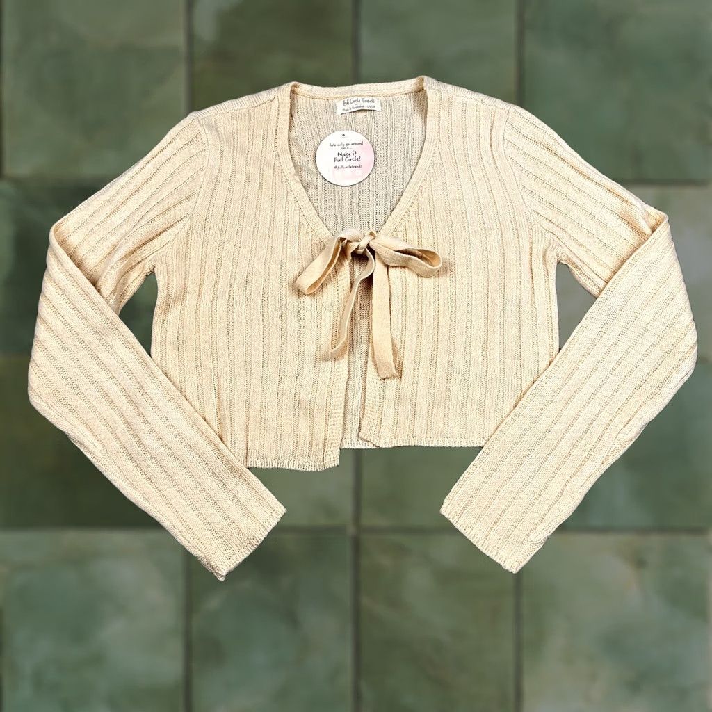 Vintage FULL CIRCLE TRENDS Juniors V-Neck Tie Front Crop Sweater Large Yellow Shirt (Tank) Womens Sweaters & Jackets Slim Knit Long Sleeve Cute Size L / US 10 / IT 46 - 1 Thumbnail