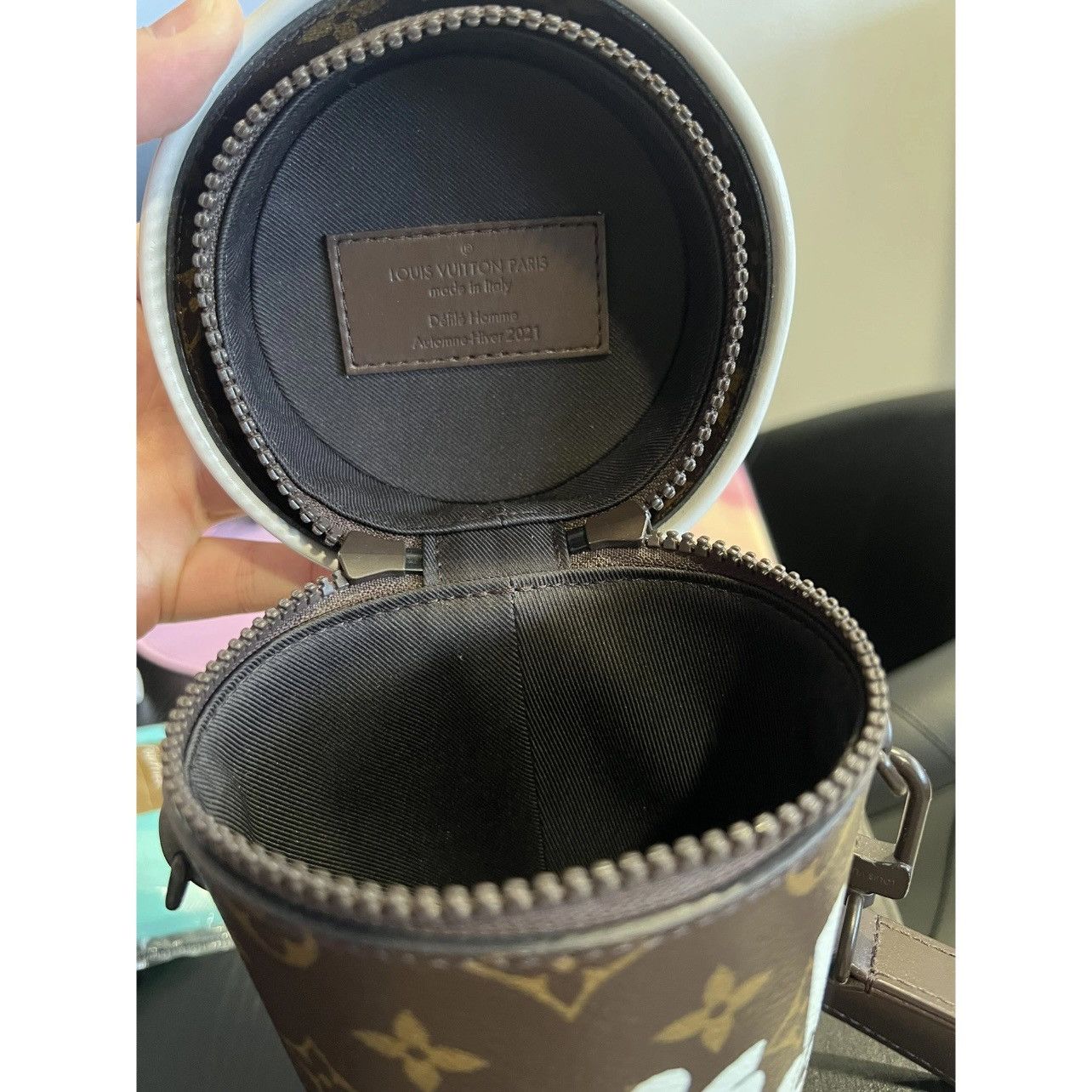 Louis Vuitton Louis Vuitton Coffee Cup Crossbody Bag Size ONE SIZE - 4 Thumbnail