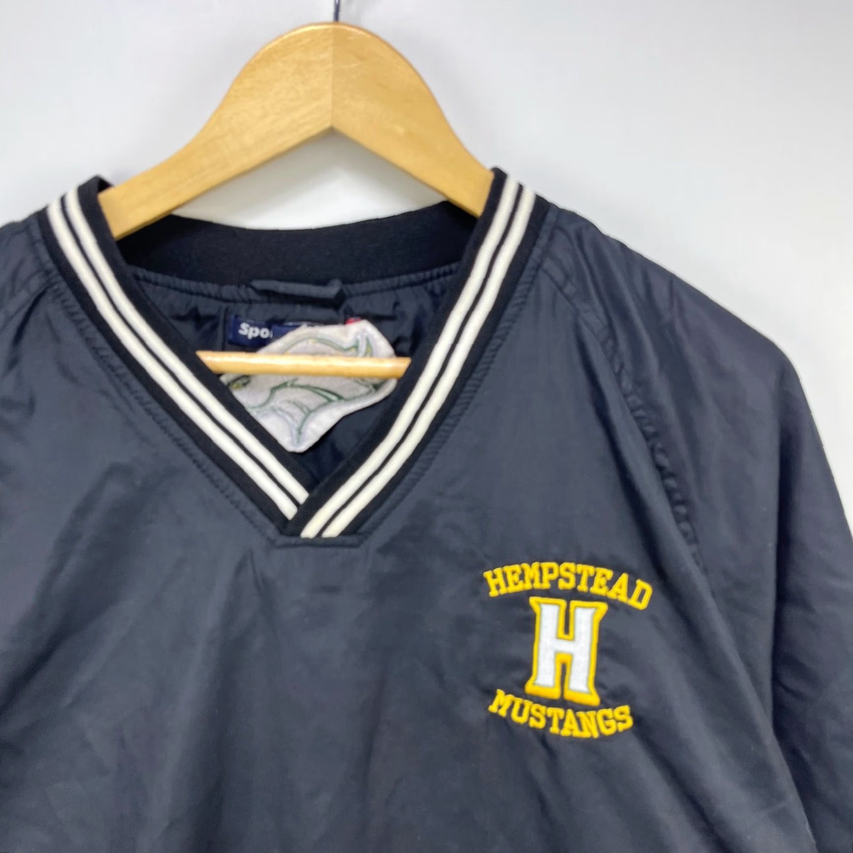 Vintage VINTAGE Hempstead Mustangs Pullover Windbreaker Jacket 2XL Black Mens Windbreaker Jacket 2XL HS Iowa Size US XXL / EU 58 / 5 - 3 Thumbnail