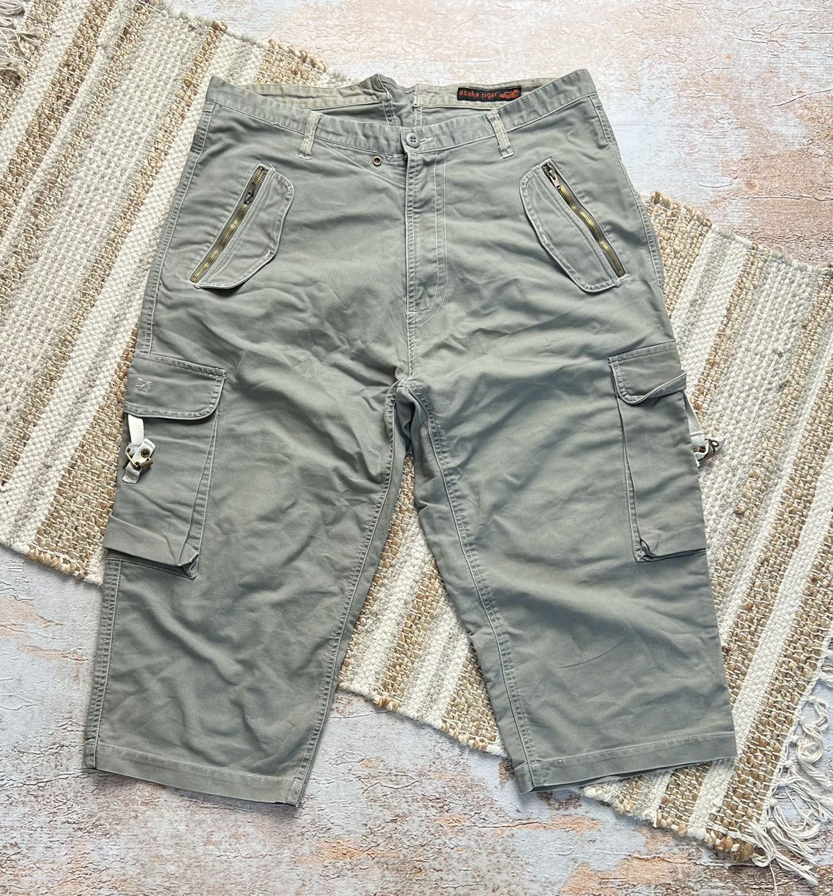 Onitsuka Tiger × Vintage Osaka tiger vintage cargo jorts Size US 36 / EU 52 - 2 Thumbnail