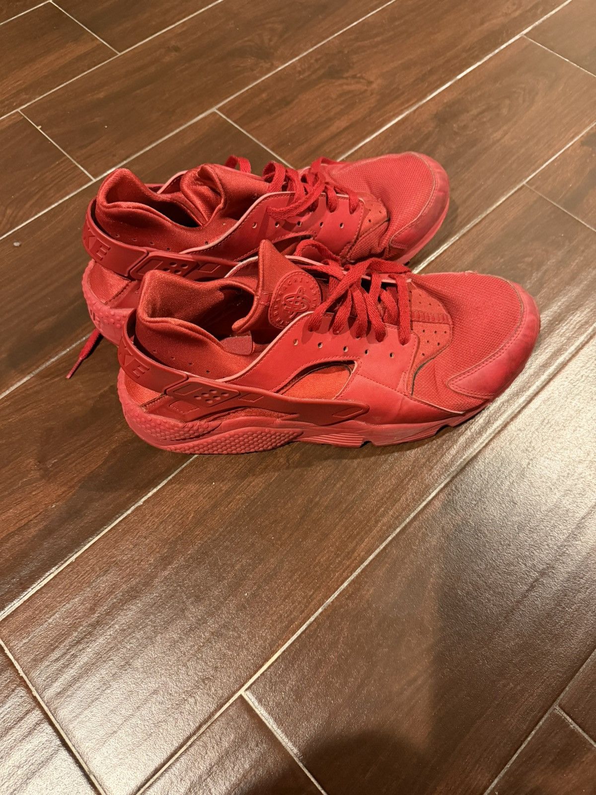 Nike Nike Air Huarache Triple Red Size 15 Worn Size US 15 / EU 48 - 3 Thumbnail