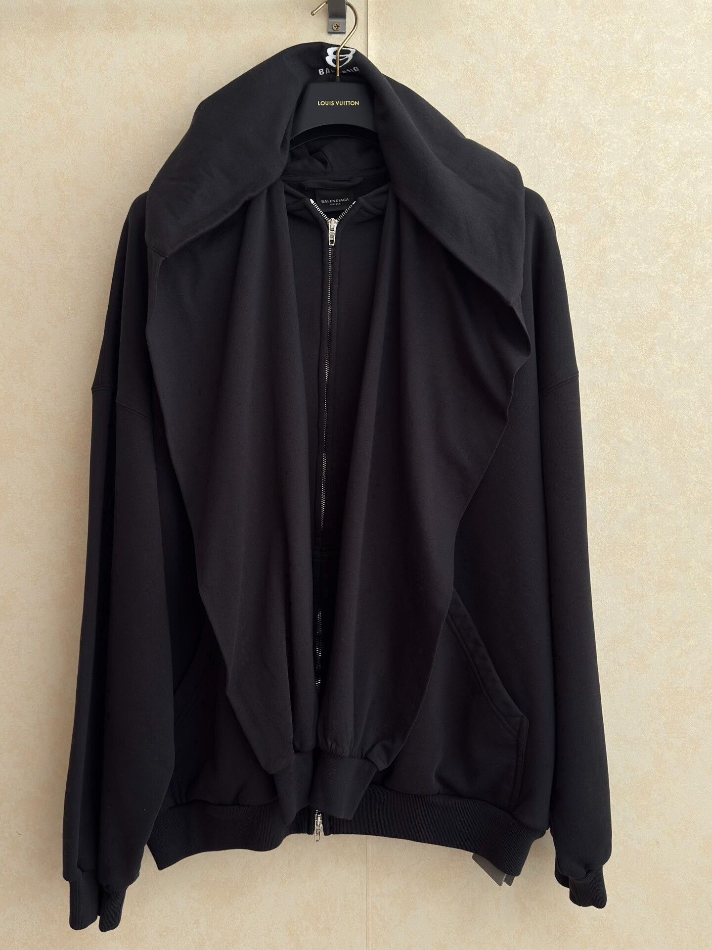 Balenciaga Balenciaga Four-Sleeve Double Ring Logo Black Hoodie Size L / US 10 / IT 46 - 1 Thumbnail