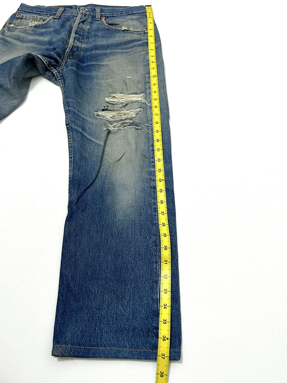 Levi's × Levi's Vintage Clothing Vintage Levis 501 xx Button 522 Distressed Jeans Size US 31 - 23 Thumbnail