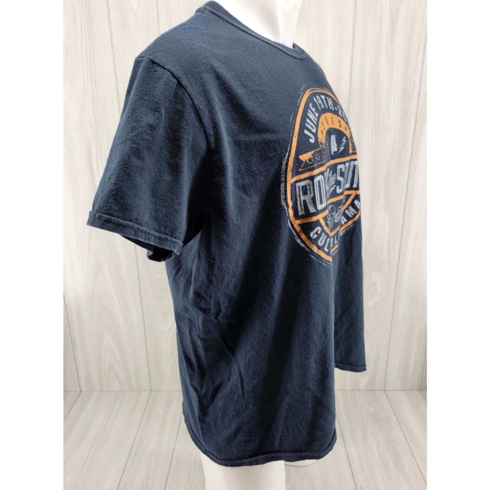 Gildan Rock The South Adult XL T Shirt Black Rock Concert Gildan Unisex Short Sleeve Vintage? (Note: As per rules, only rearranging original words) Size US XL / EU 56 / 4 - 4 Thumbnail