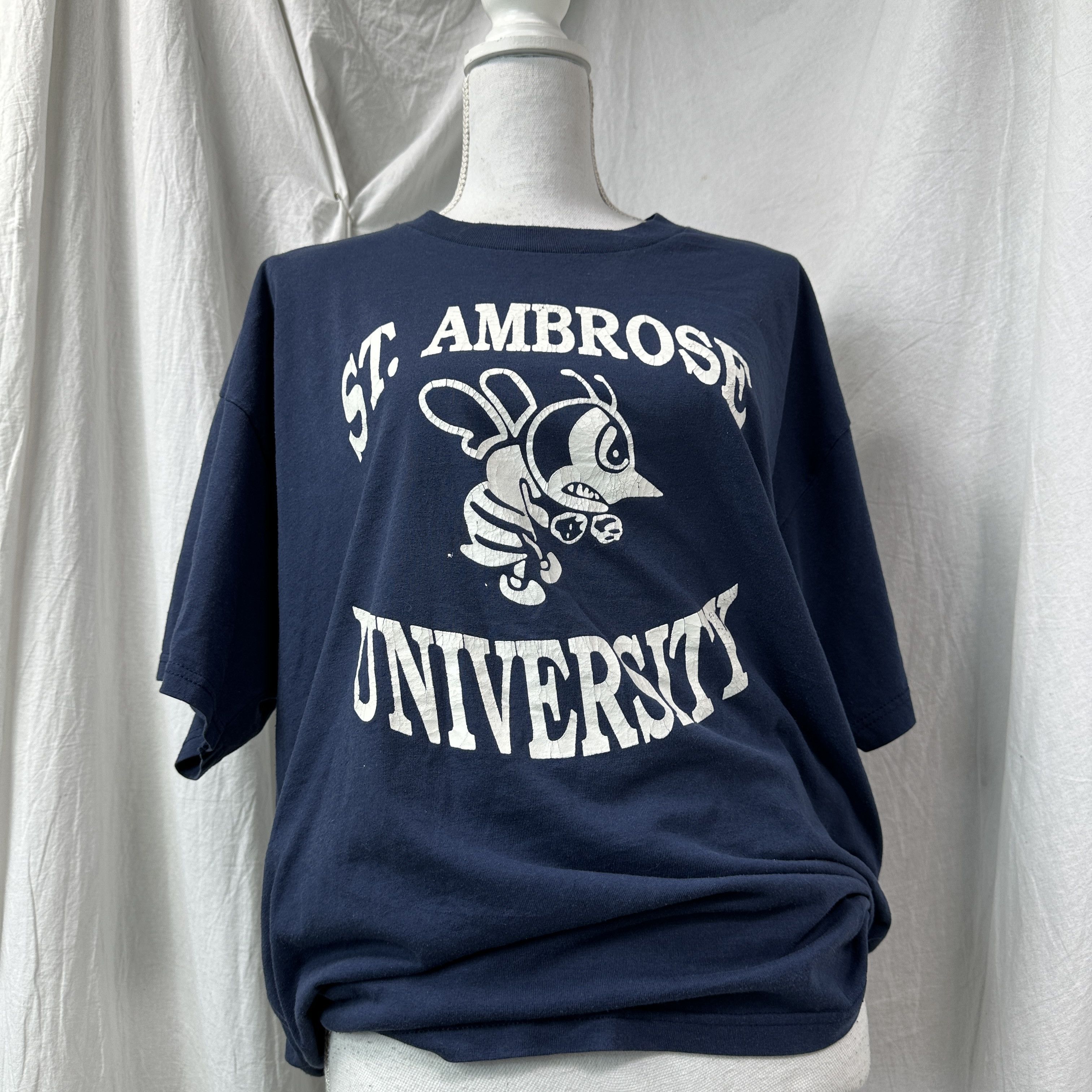 Vintage Vintage St Ambrose University Oversize T-shirt 90s Size US XL / EU 56 / 4 - 5 Thumbnail