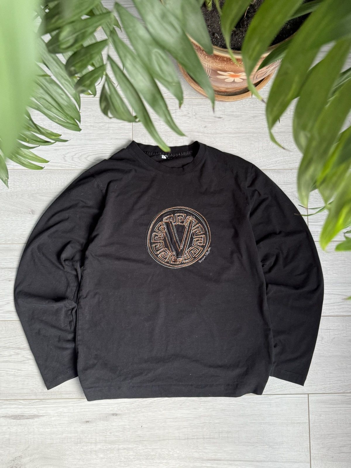 Versace × Versace Jeans Couture × Vintage Vintage Versace long sleeve tee Shirt logo Size US S / EU 44-46 / 1 - 1 Thumbnail