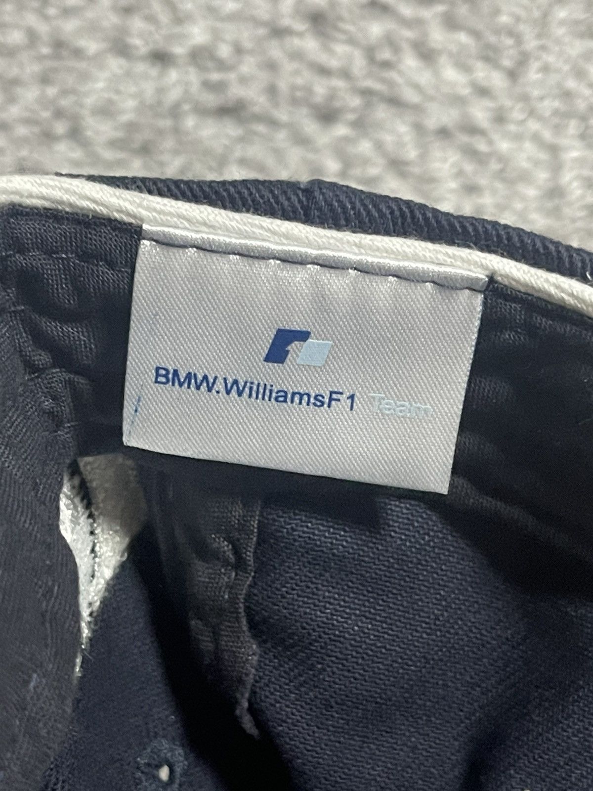 BMW × Formula 1 BMW WILLIAMS F1 CAP VINTAGE CAP FORMULA 1 HAT 2002 NEW Size ONE SIZE - 11 Thumbnail