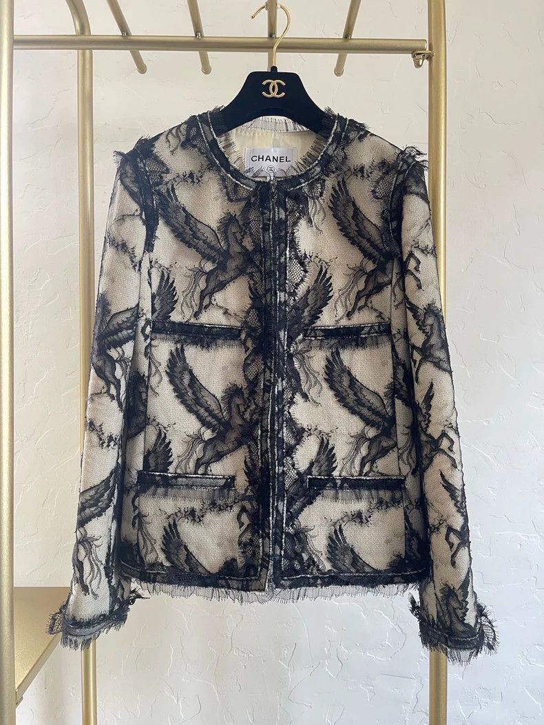 Chanel Chanel 2020 Black Lace Pegasus Jacket Size US XS / EU 42 / 0 - 1 Thumbnail