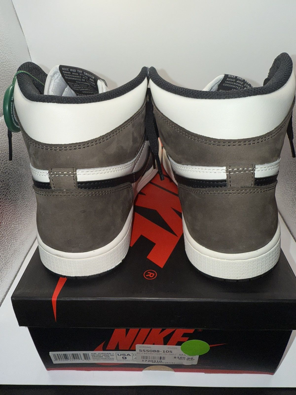 Jordan Brand Jordan 1 Retro High Dark Mocha Size US 9 / EU 42 - 4 Thumbnail