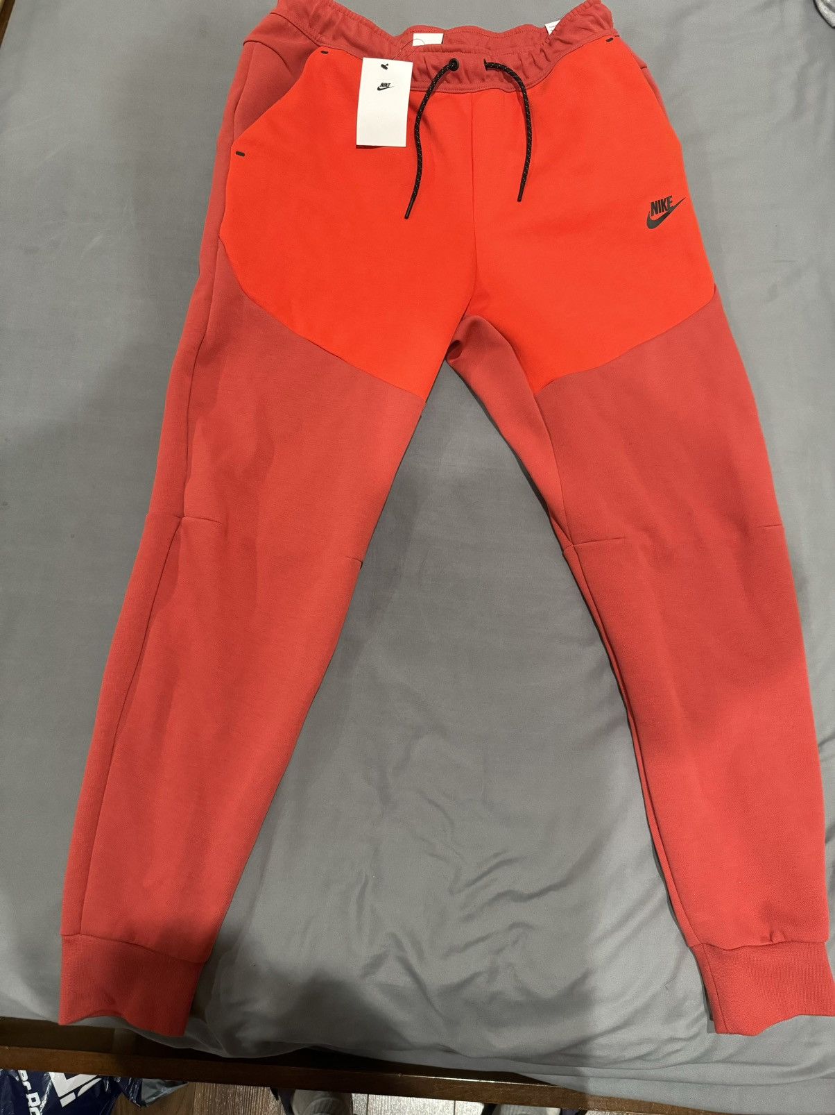 image of Nike Tech Fleece Pants in Black, Men's (Size 34)