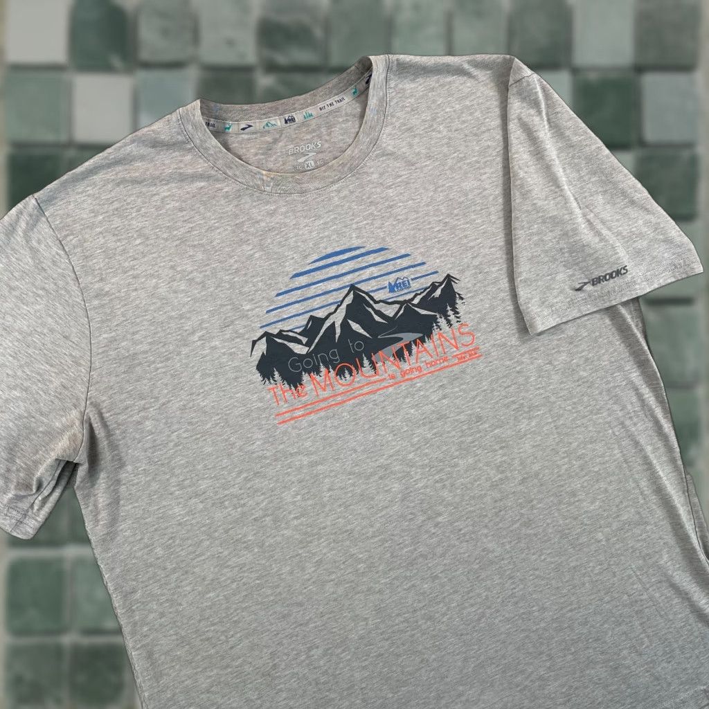 Brooks BROOKS x REI Co Op T shirt Men XL Grey Going To The Mountains Performance Run SS Size US XL / EU 56 / 4 - 1 Thumbnail