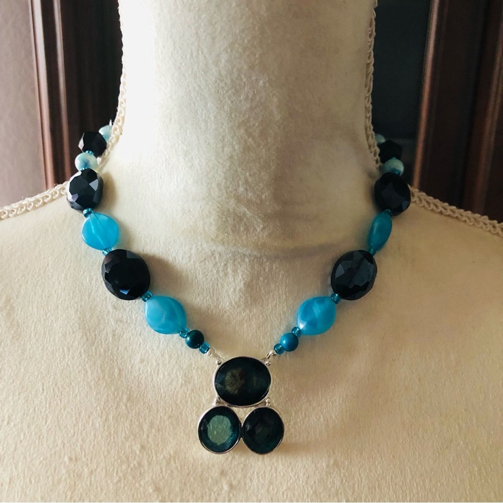 Handmade Handcrafted chunky jet crystal agate howlite stone necklac Size ONE SIZE - 2 Thumbnail