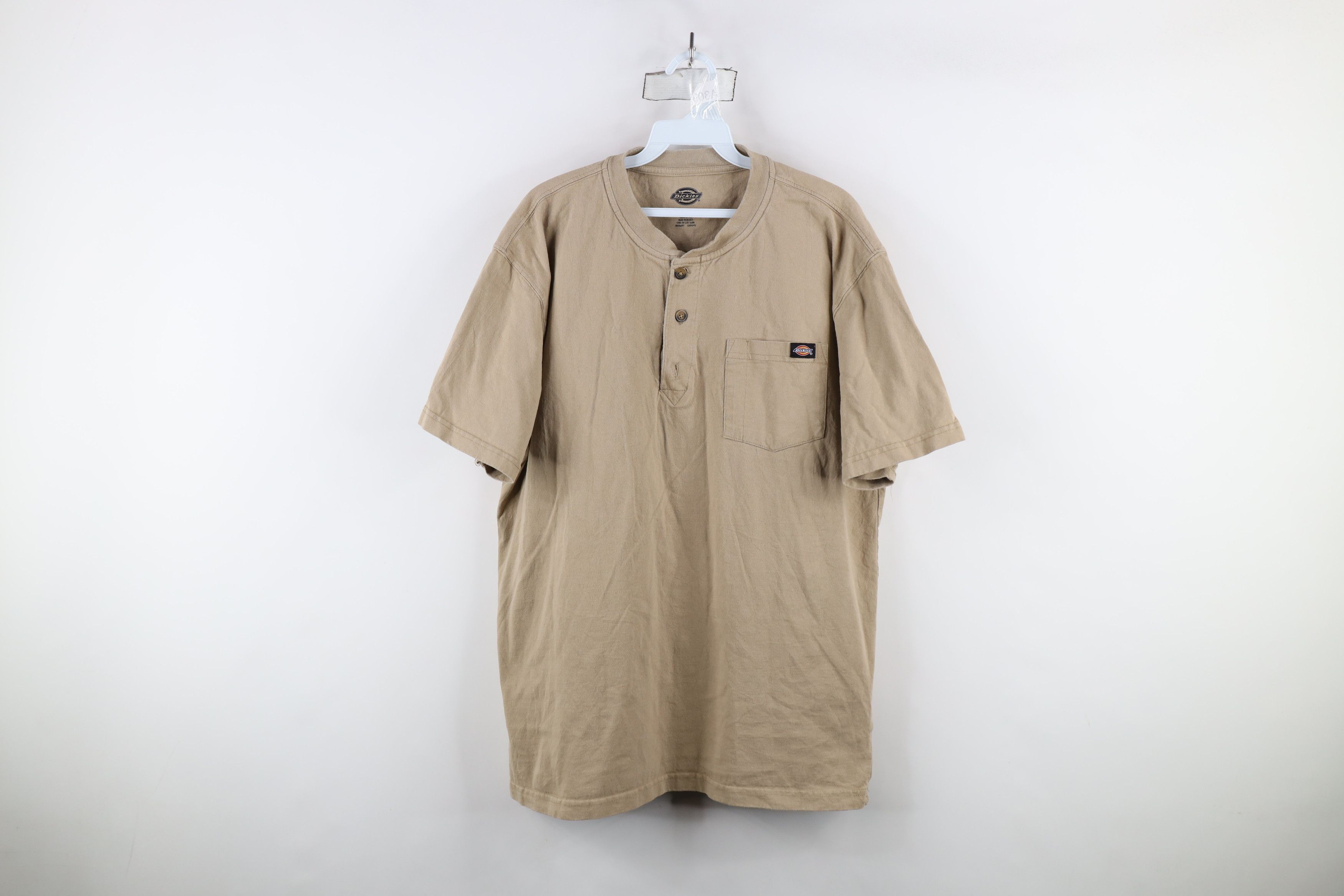 Dickies × Vintage Vintage Y2K Dickies Spell Short Sleeve Henley T-Shirt Beige Size US XL / EU 56 / 4 - 1 Thumbnail