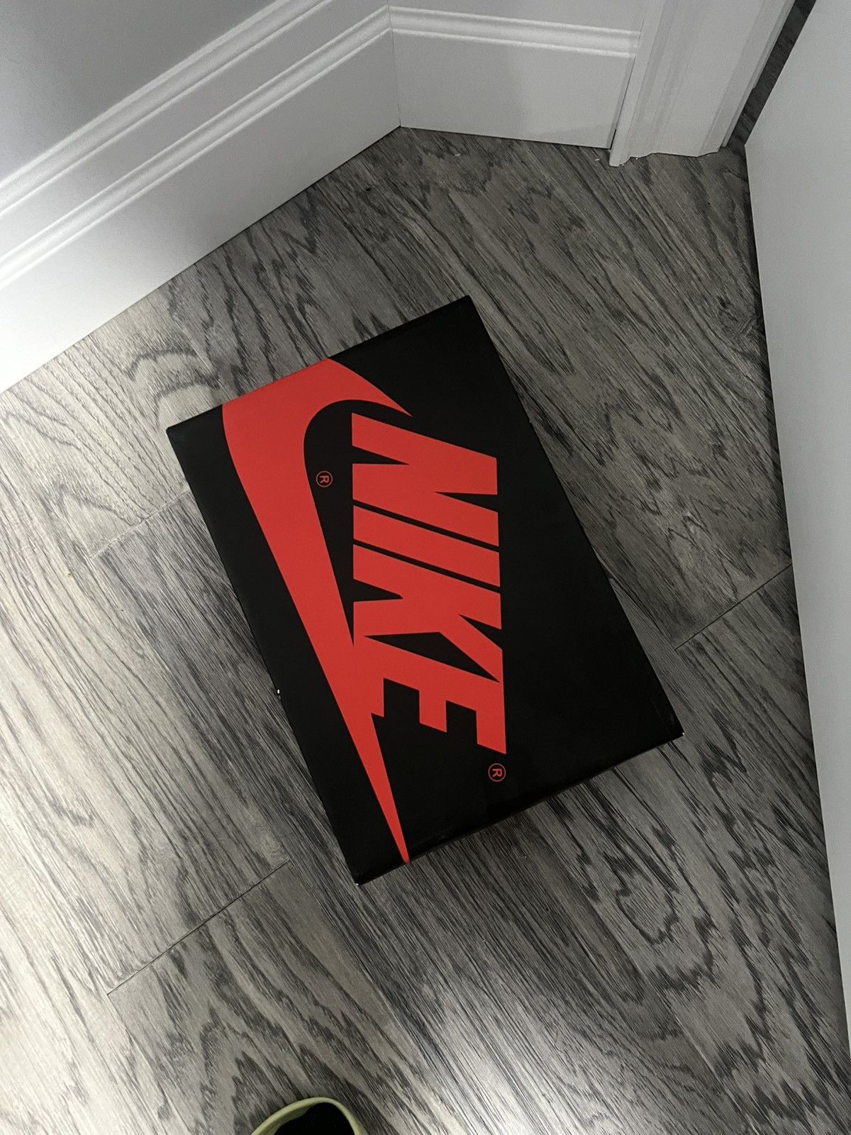 Jordan Brand Air Jordan 1 reverse shattered backboard 2.0 low top Size US 9.5 / EU 42-43 - 2 Thumbnail