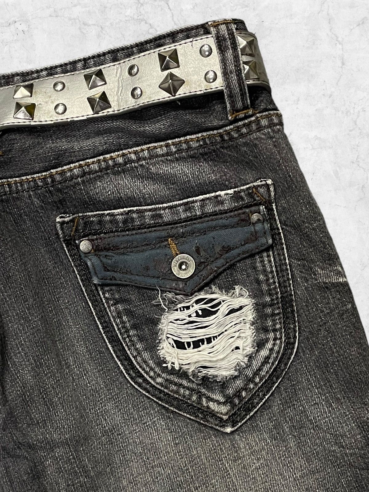 HIDEAWAYS × Japanese Brand Hideaways Distressed Patched Flared Jeans With Studded Belt Size US 32 / EU 48 - 13 Thumbnail