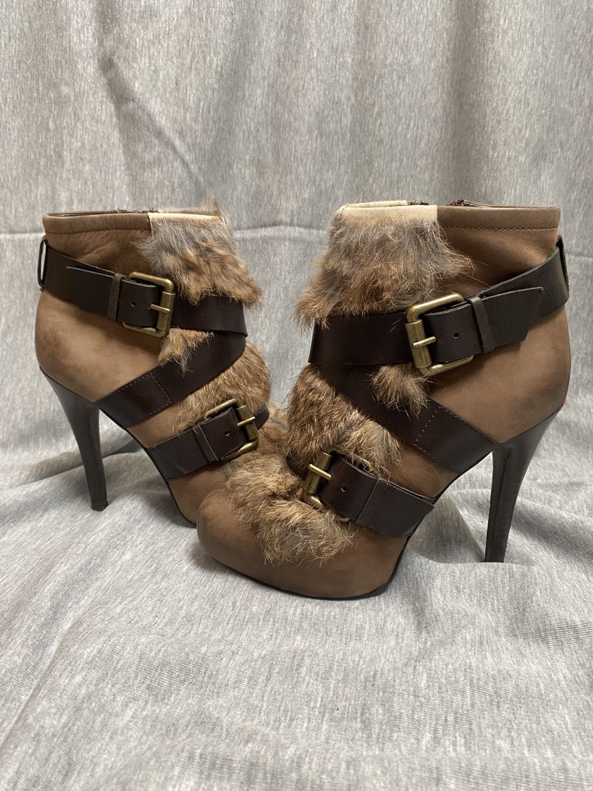 ASH High heels in genuine leather and furr bondage with buckles Size US 5 / IT 35 - 3 Thumbnail