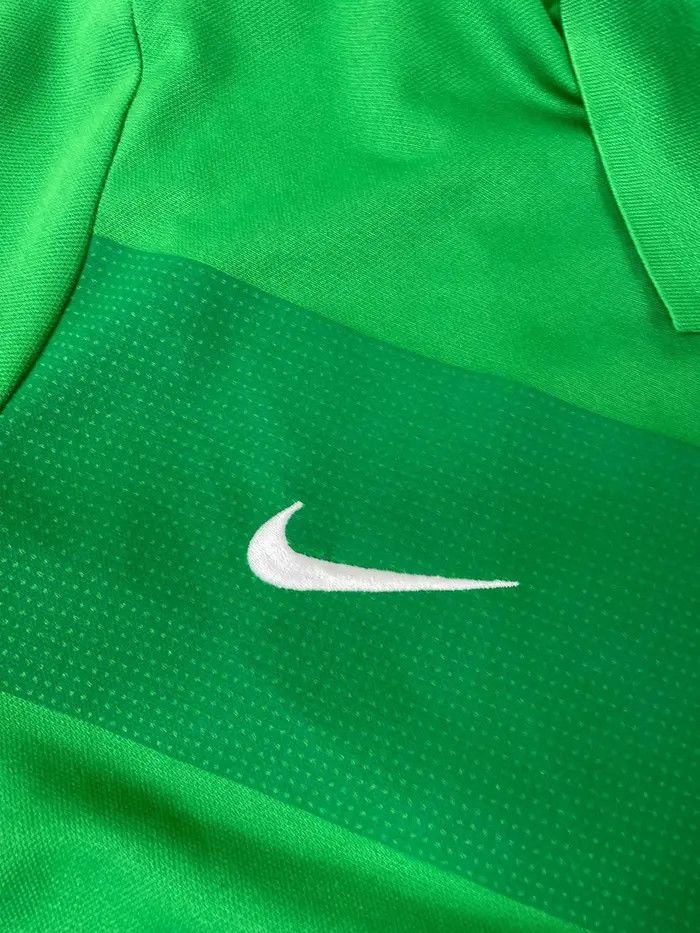 Nike Vintage Nike Celtic 2009 Training Polo Shirt Soccer Jersey Size US L / EU 52-54 / 3 - 5 Thumbnail
