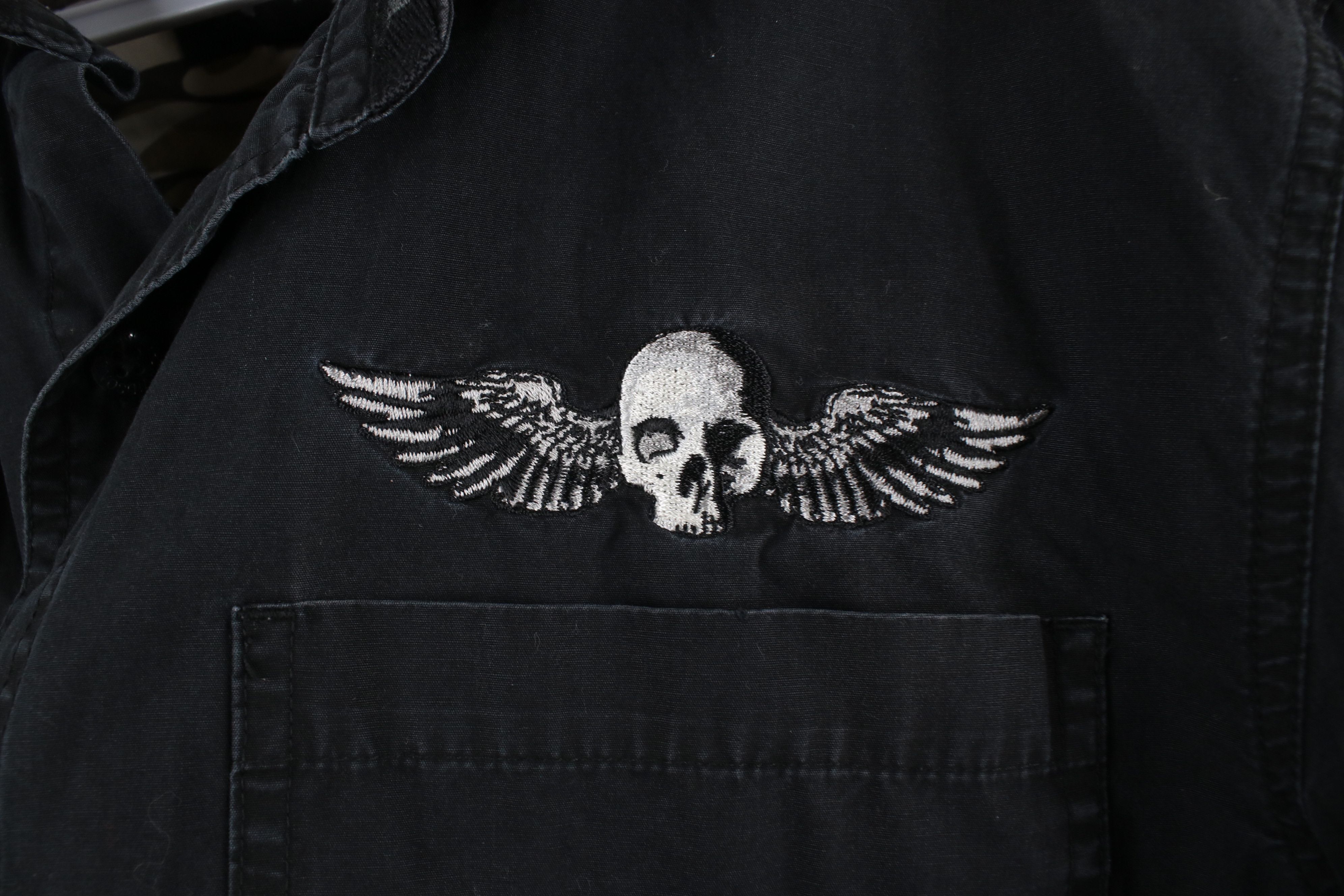 Harley Davidson × Vintage Vintage Harley Davidson Spell Out Tribal Skull Button Shirt Size US M / EU 48-50 / 2 - 4 Thumbnail