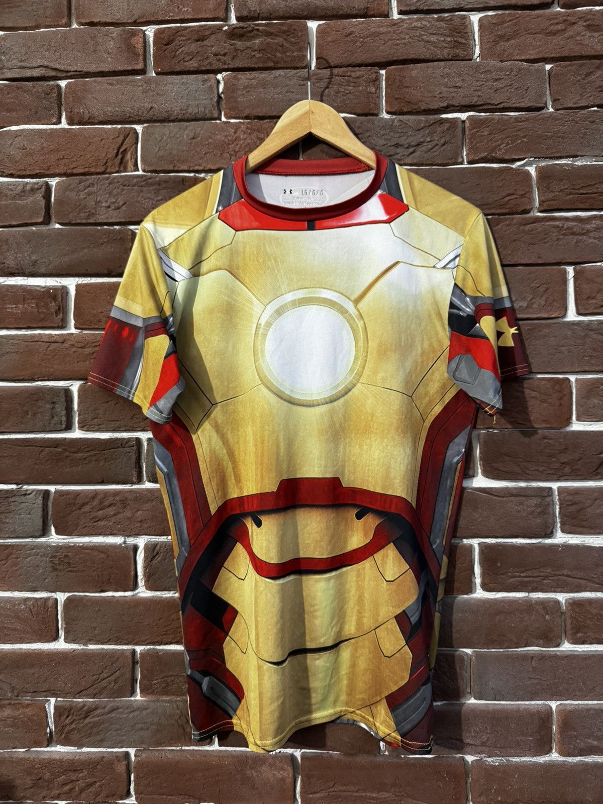 アンダーアーマー×マーベルコミック コラボTシャツ