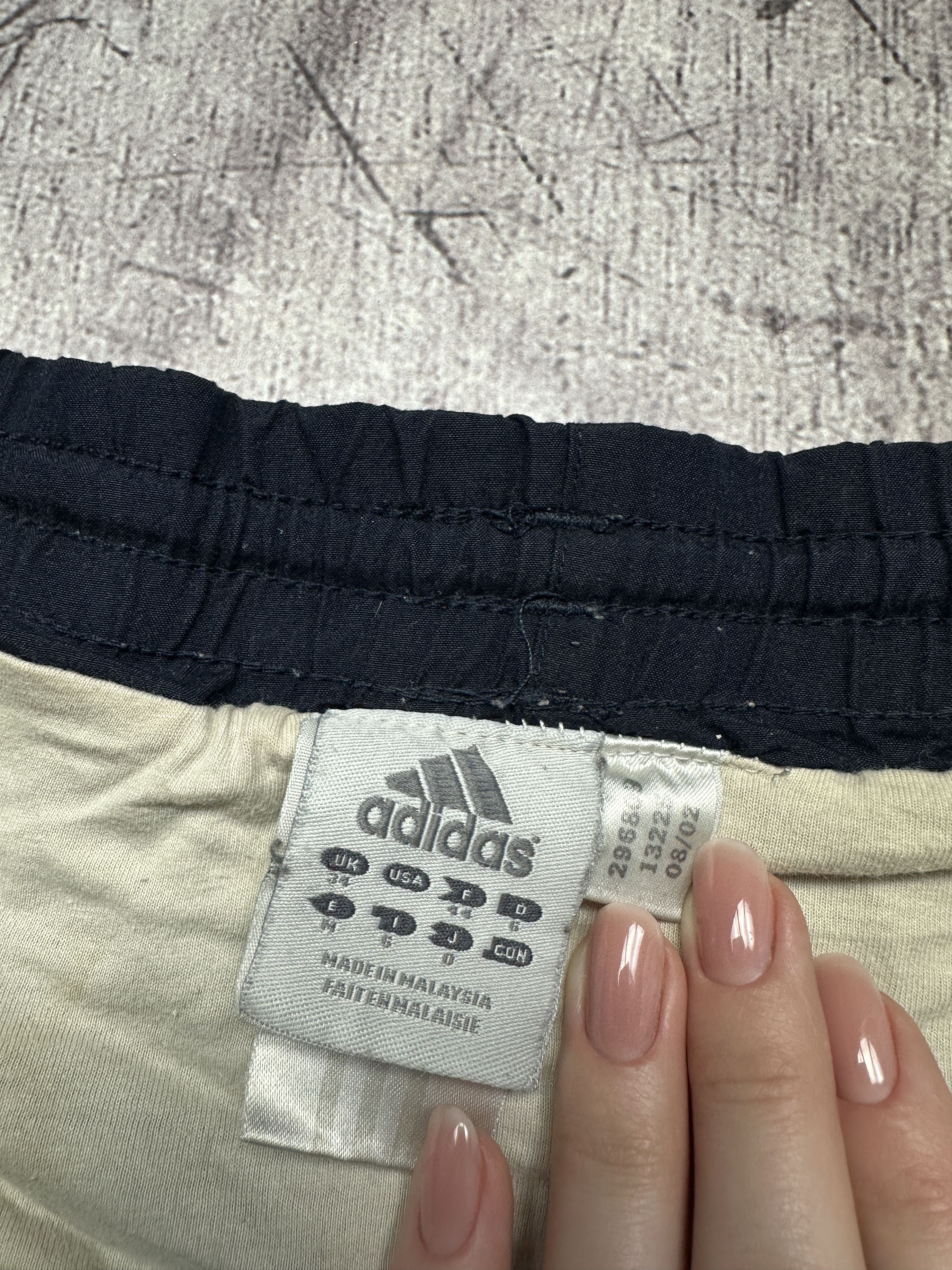 Adidas Adidas Vintage Mens Nylon Shorts Size US 34 / EU 50 - 4 Thumbnail