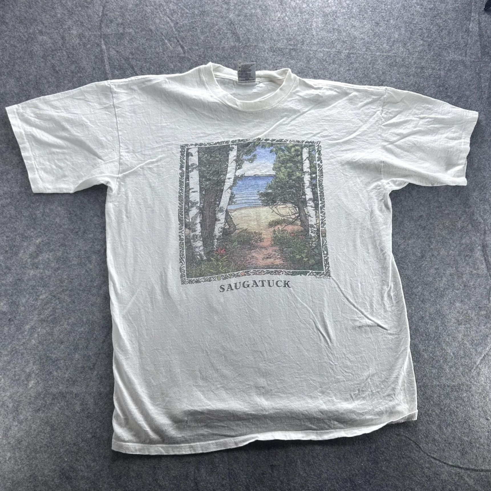 Vintage VINTAGE Oneita Saugatuck Shirt Mens Large White Graphic Print T-Shirt 90s Made USA Size US L / EU 52-54 / 3 - 3 Thumbnail