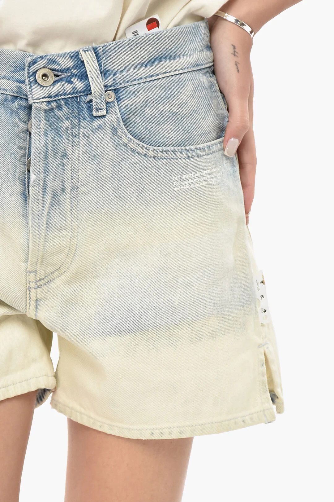 Off-White og1mm0426 Denim Degradé 5-Pocket Short in Light Blue Size 26" / US 2 / IT 38 - 3 Thumbnail