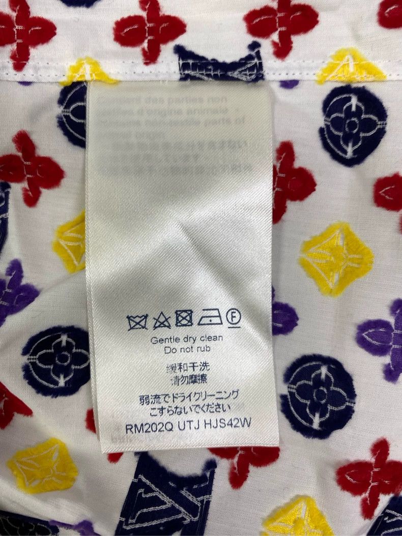 Louis Vuitton Louis Vuitton Full logo short sleeve shirt 2501-Nextarrow Size US M / EU 48-50 / 2 - 6 Thumbnail