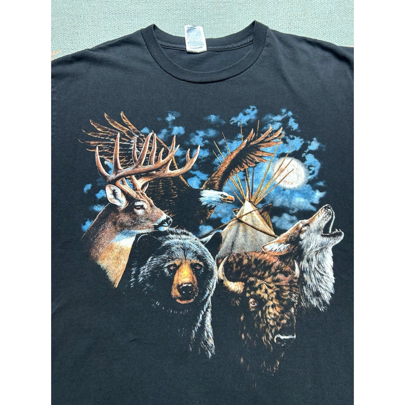 Vintage VINTAGE Animal Nature T-Shirt Mens Large Black Deer Eagle Bear Wolf Native Tee Size US L / EU 52-54 / 3 - 2 Thumbnail