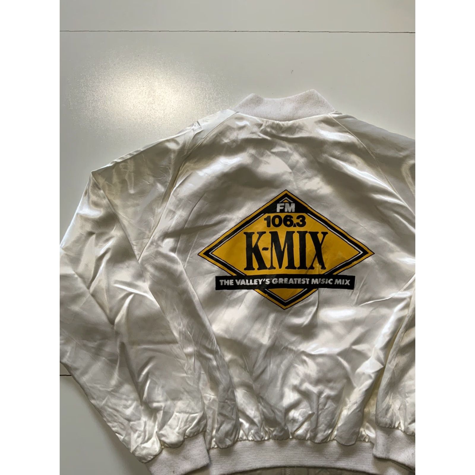Vintage VINTAGE 90s K-Mix 106.3 FM Radio Valleys Greatest Music Satin Zip Jacket Sz. XXL/2XL Size US XXL / EU 58 / 5 - 5 Thumbnail
