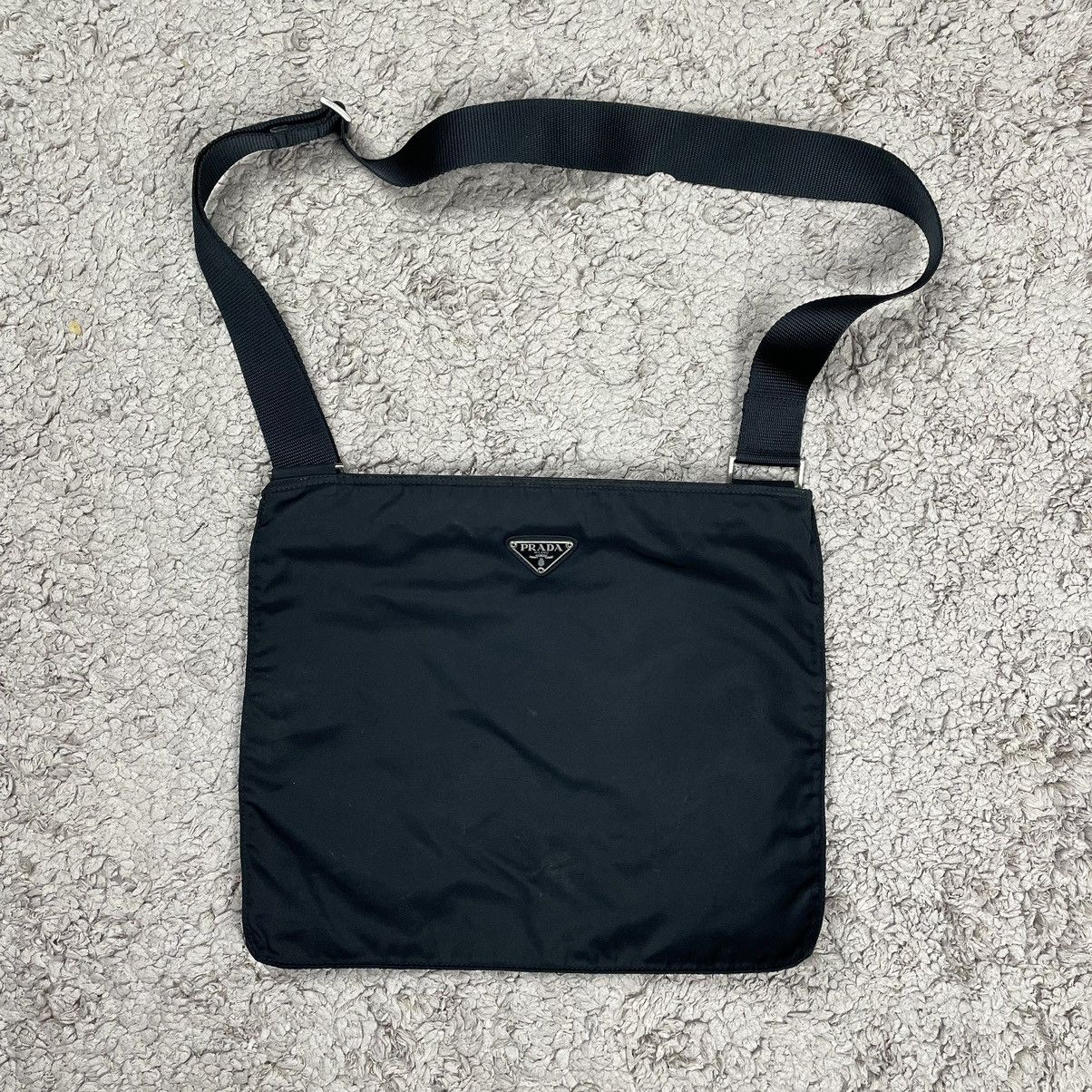 Prada × Vintage Vintage Prada Nylon Bag Size ONE SIZE - 1 Thumbnail
