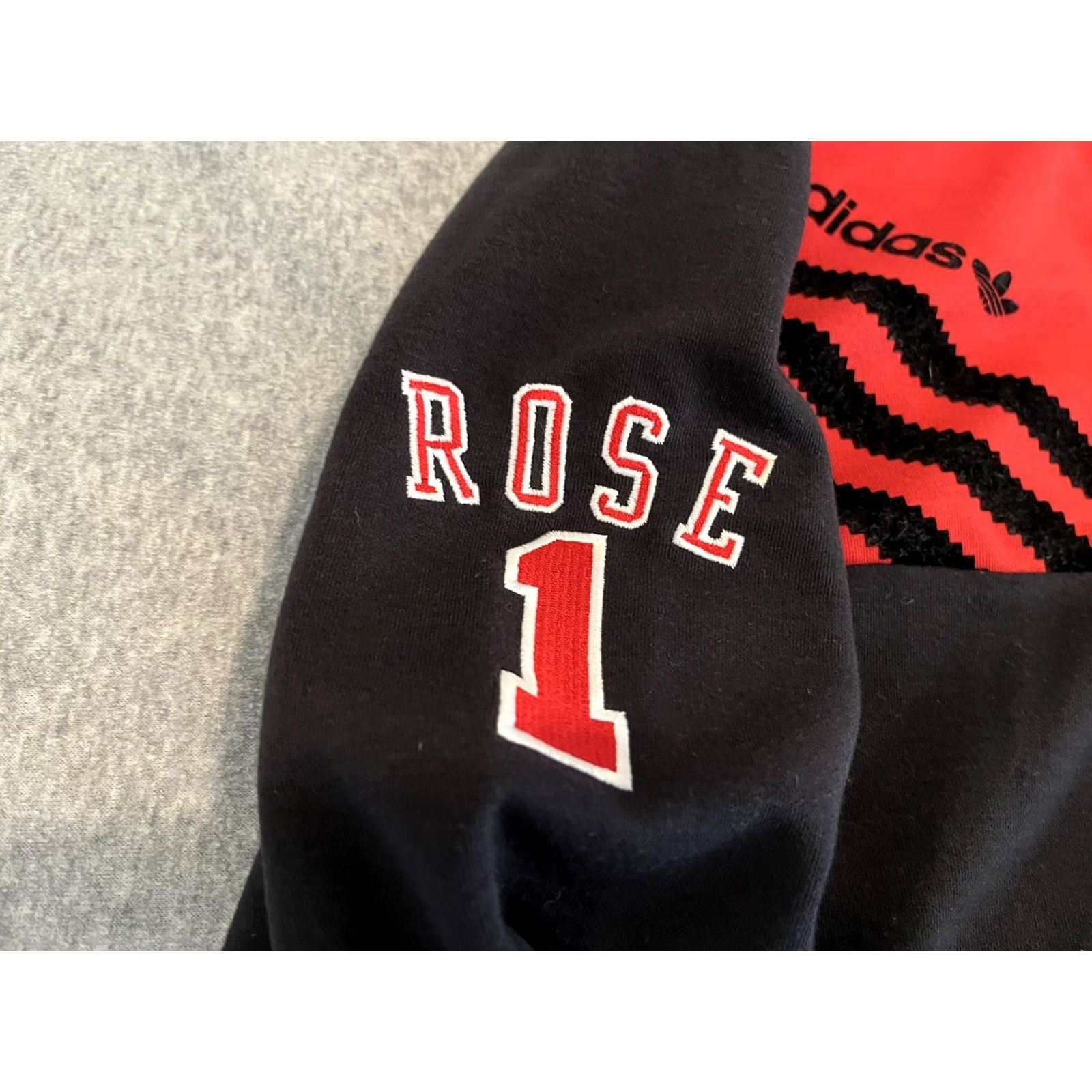 Adidas Adidas Chicago Bulls Derrick Rose Full Zip Jacket Black Red Size Medium Size US M / EU 48-50 / 2 - 6 Thumbnail