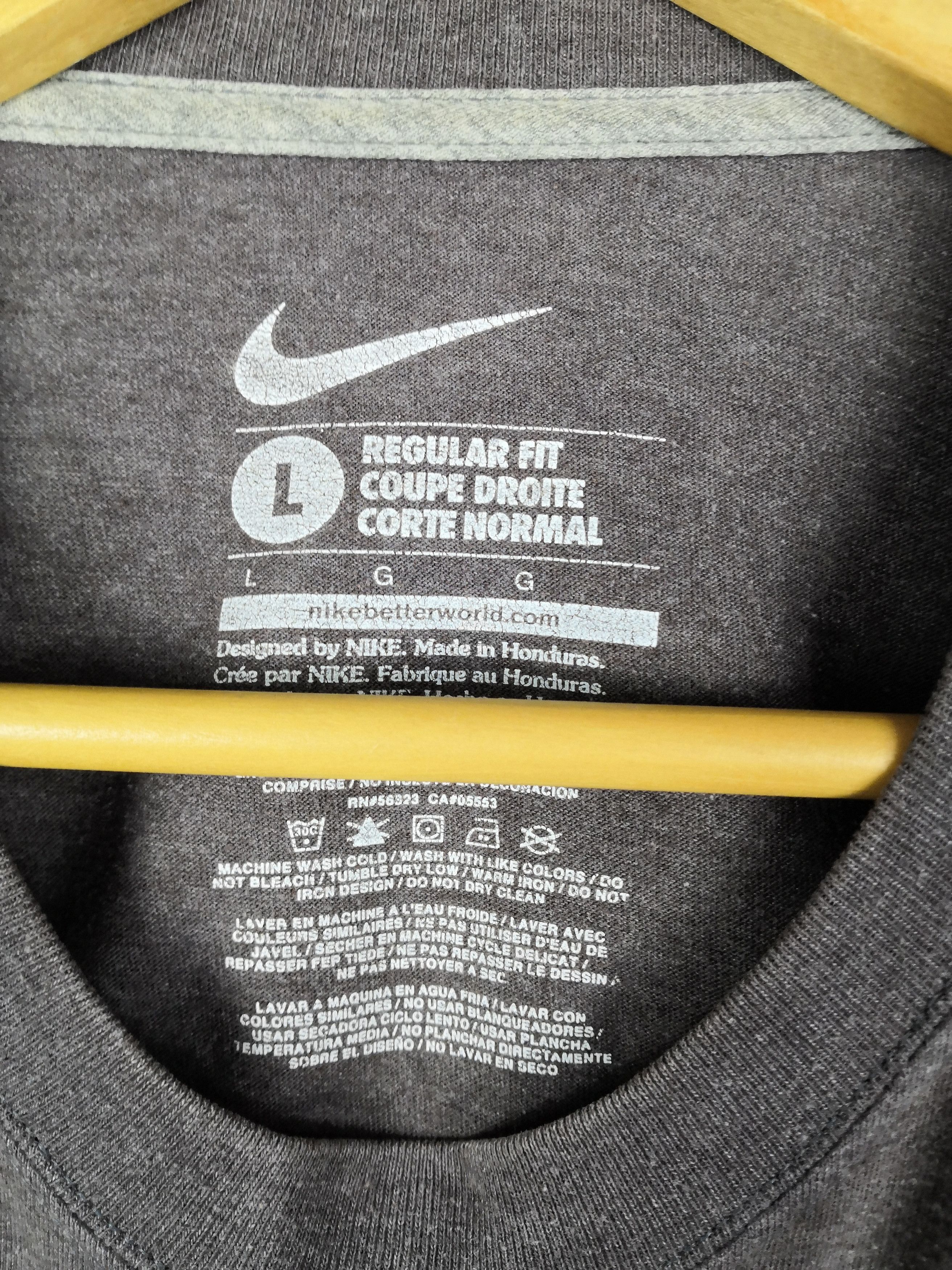 Nike Vintage Nike T-Shirt Big Logo Nike Tee Nike Spellout 72 Size US L / EU 52-54 / 3 - 3 Thumbnail