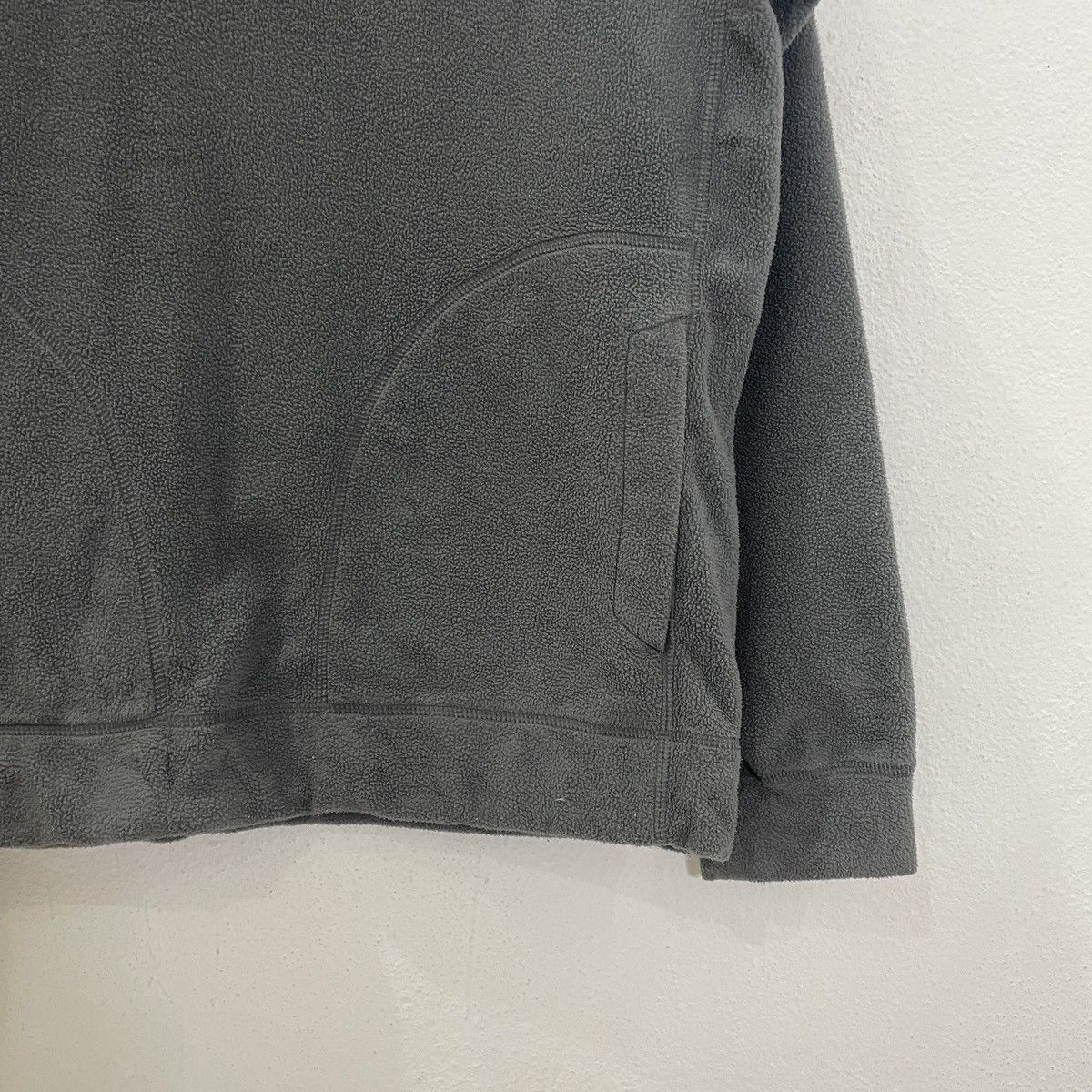 Nike Vintage Y2K Nike Small Logo Pullover Sweatshirt Size US L / EU 52-54 / 3 - 2 Thumbnail