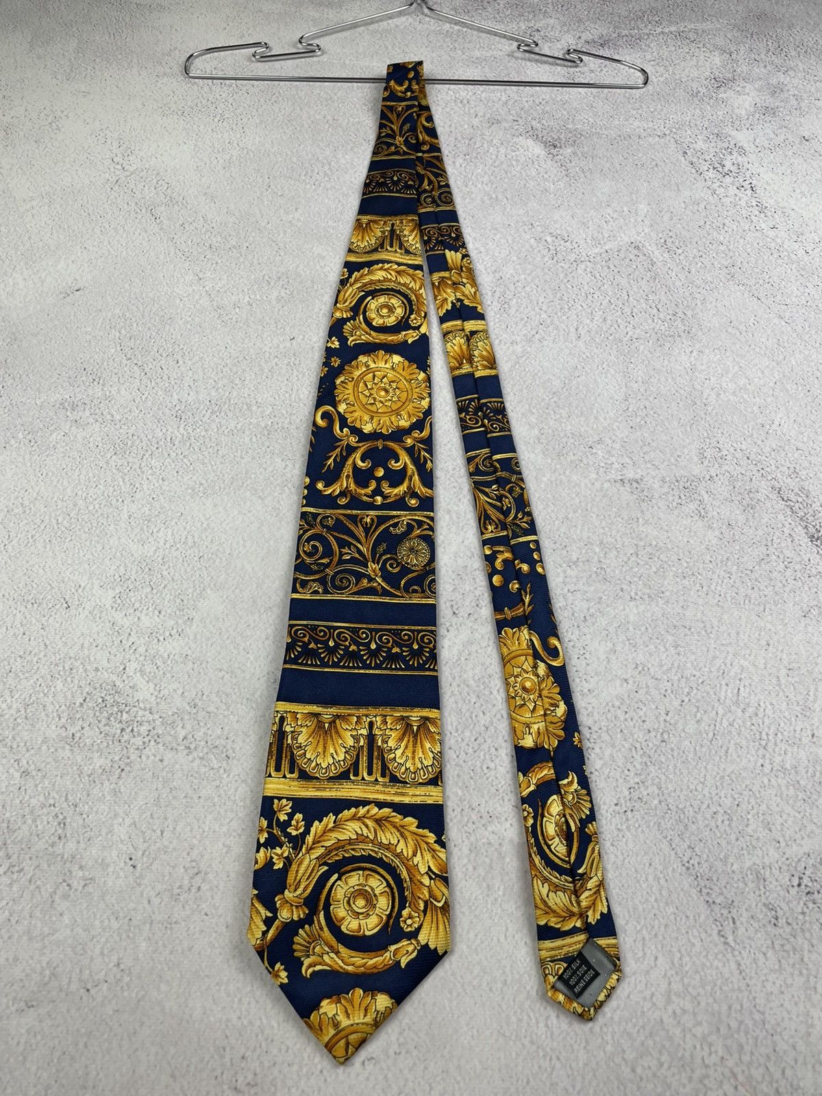 Versace Gianni Versace Vintage Silk Tie Baroque Pattern Navy Gold Size ONE SIZE - 4 Thumbnail