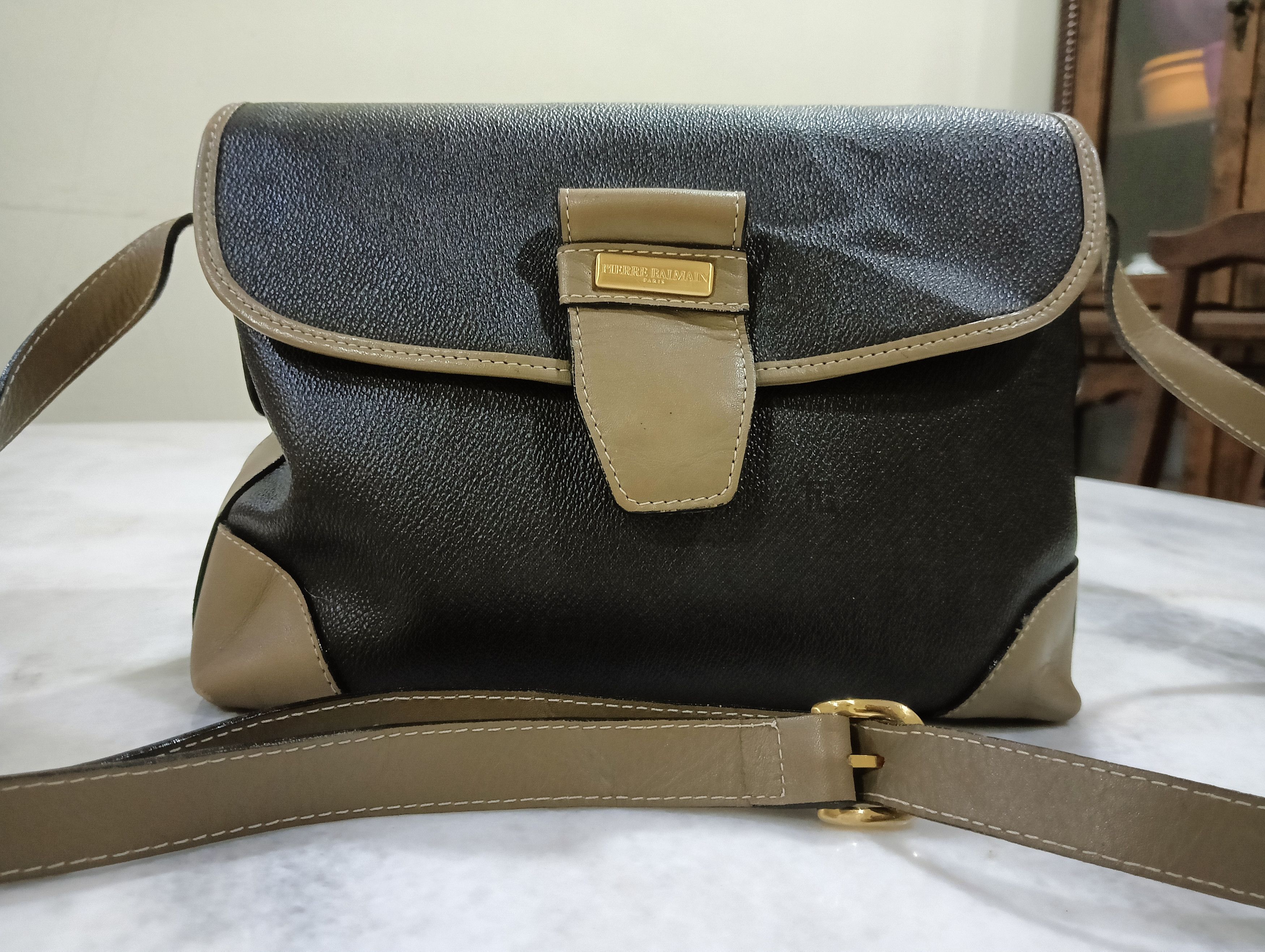 Vintage Pierre Balmain shoulder bag