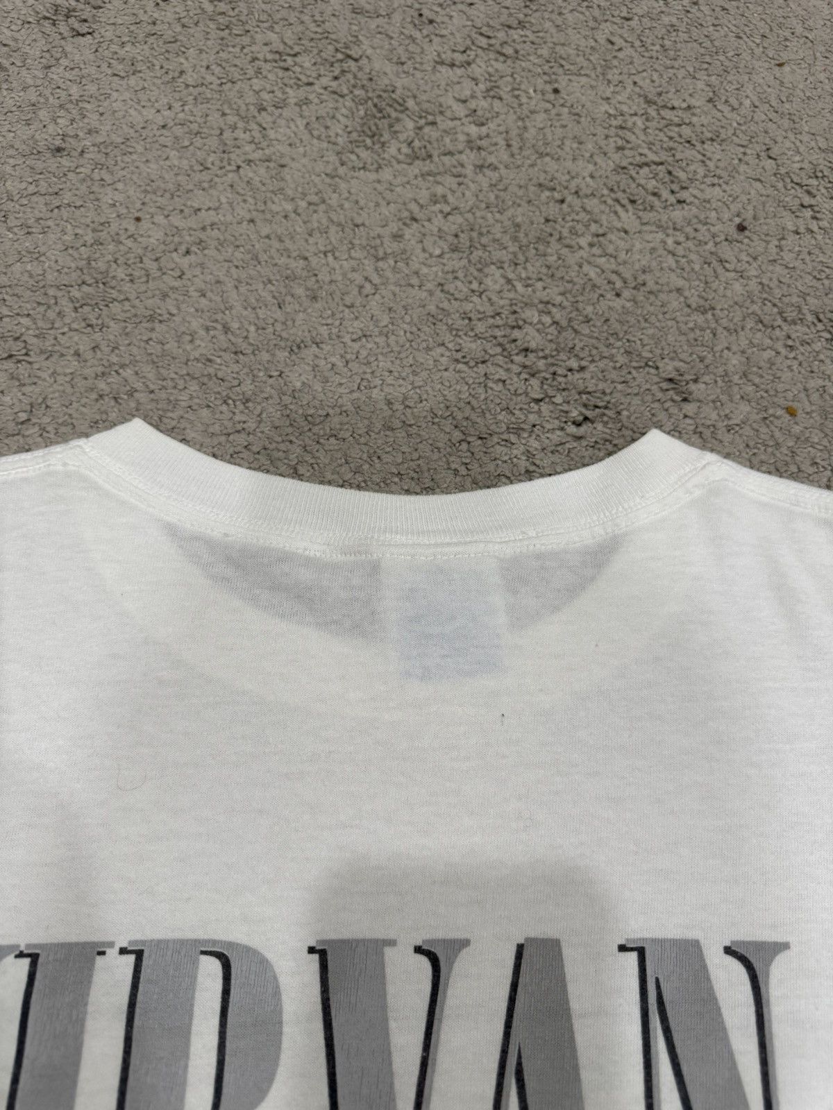 Band Tees Final Drop‼️ Vintage Nirvana Photo Tee Size US XL / EU 56 / 4 - 16 Thumbnail