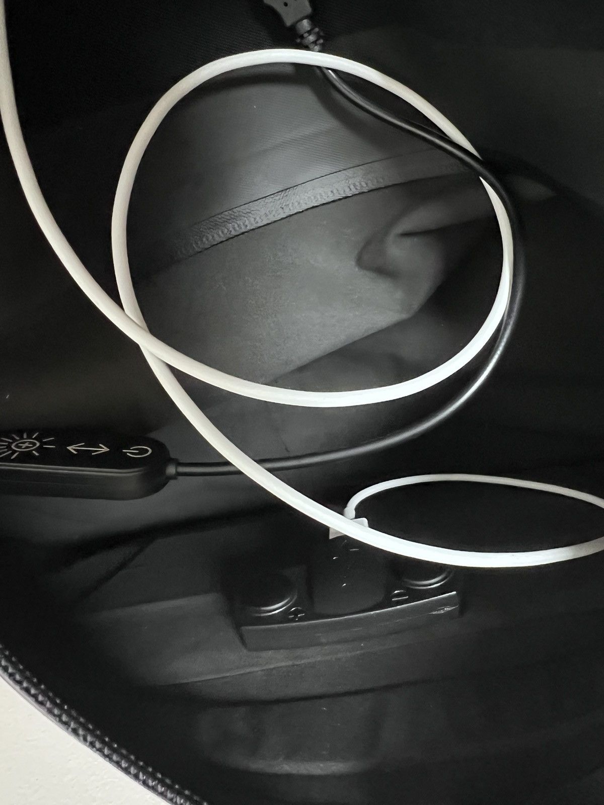 Maison Margiela $1.8K solar-powered device-charging waterproof backpack, IT Size ONE SIZE - 16 Thumbnail