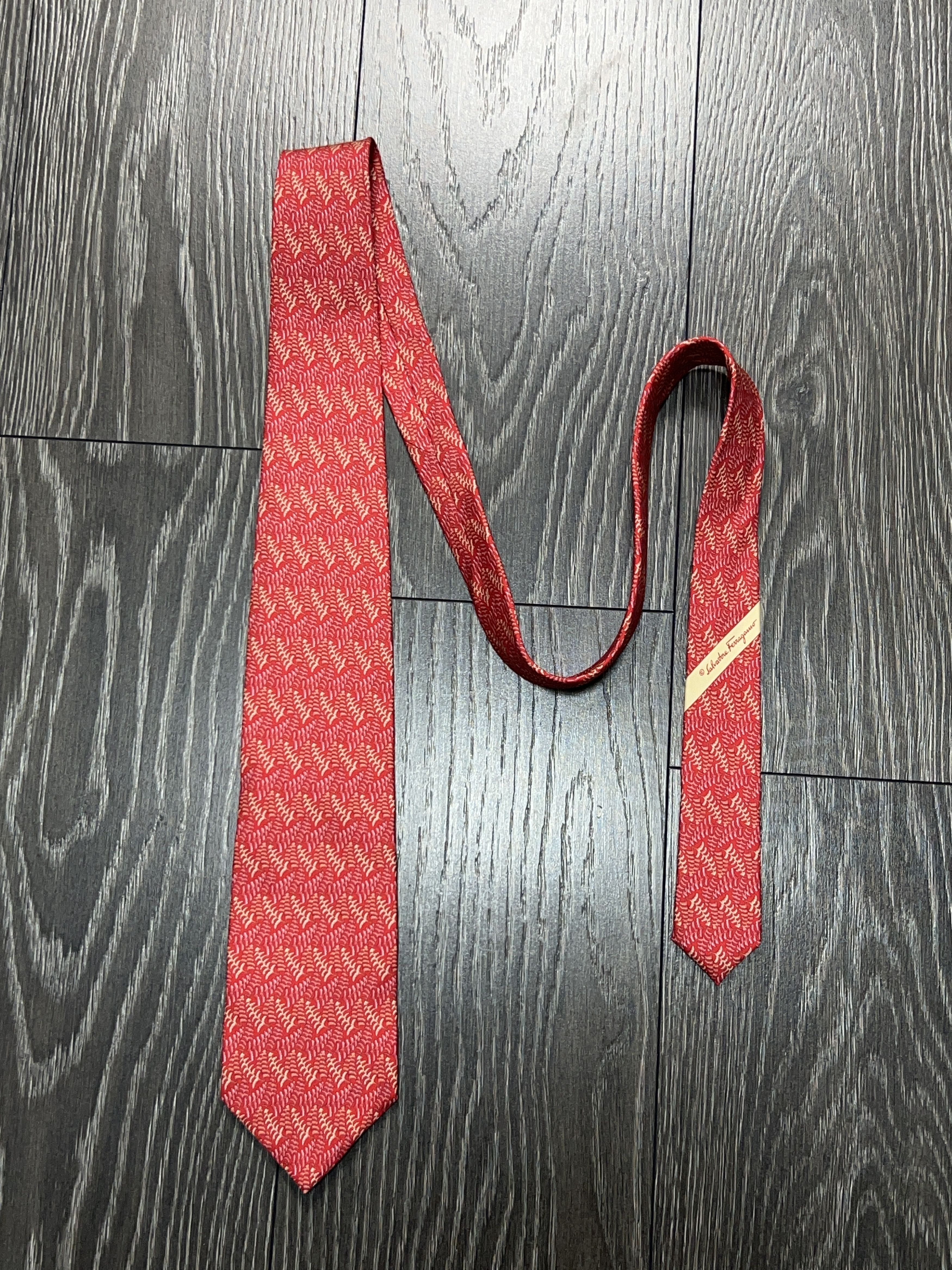 Salvatore Ferragamo Tie Necktie Cravatte 100% Silk Made in Italy Size ONE SIZE - 1 Thumbnail