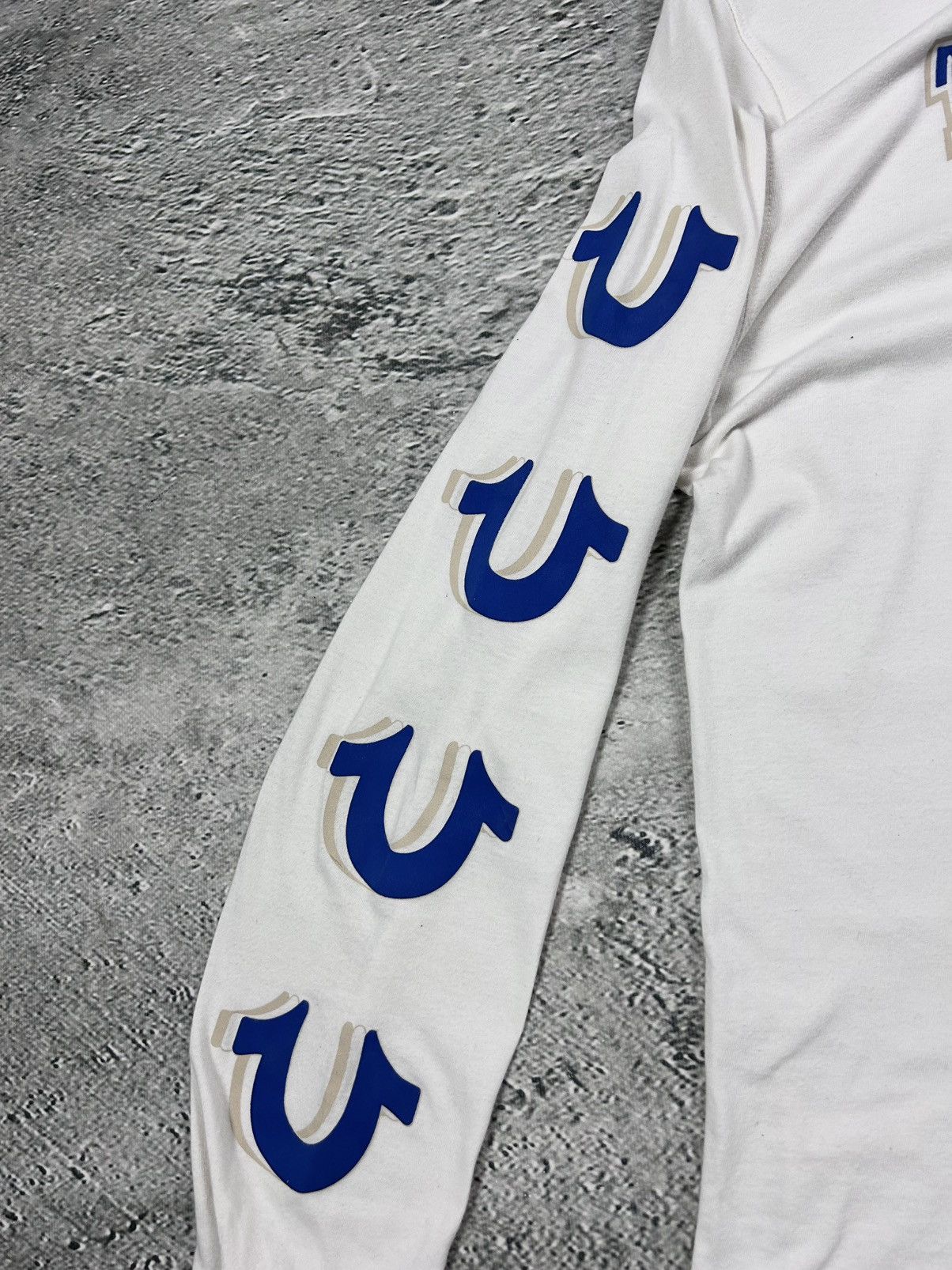 True Religion True Religion longsleeve big logo white blue horseshoe Size US XL / EU 56 / 4 - 4 Thumbnail