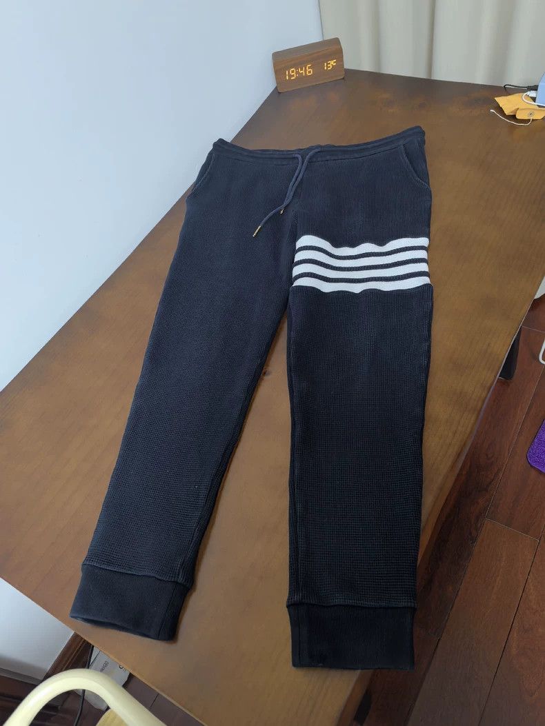 Thom Browne Thom browne Size 2 Waffe checkered sweatpants 2503-Nextarr Size US 30 / EU 46 - 1 Thumbnail