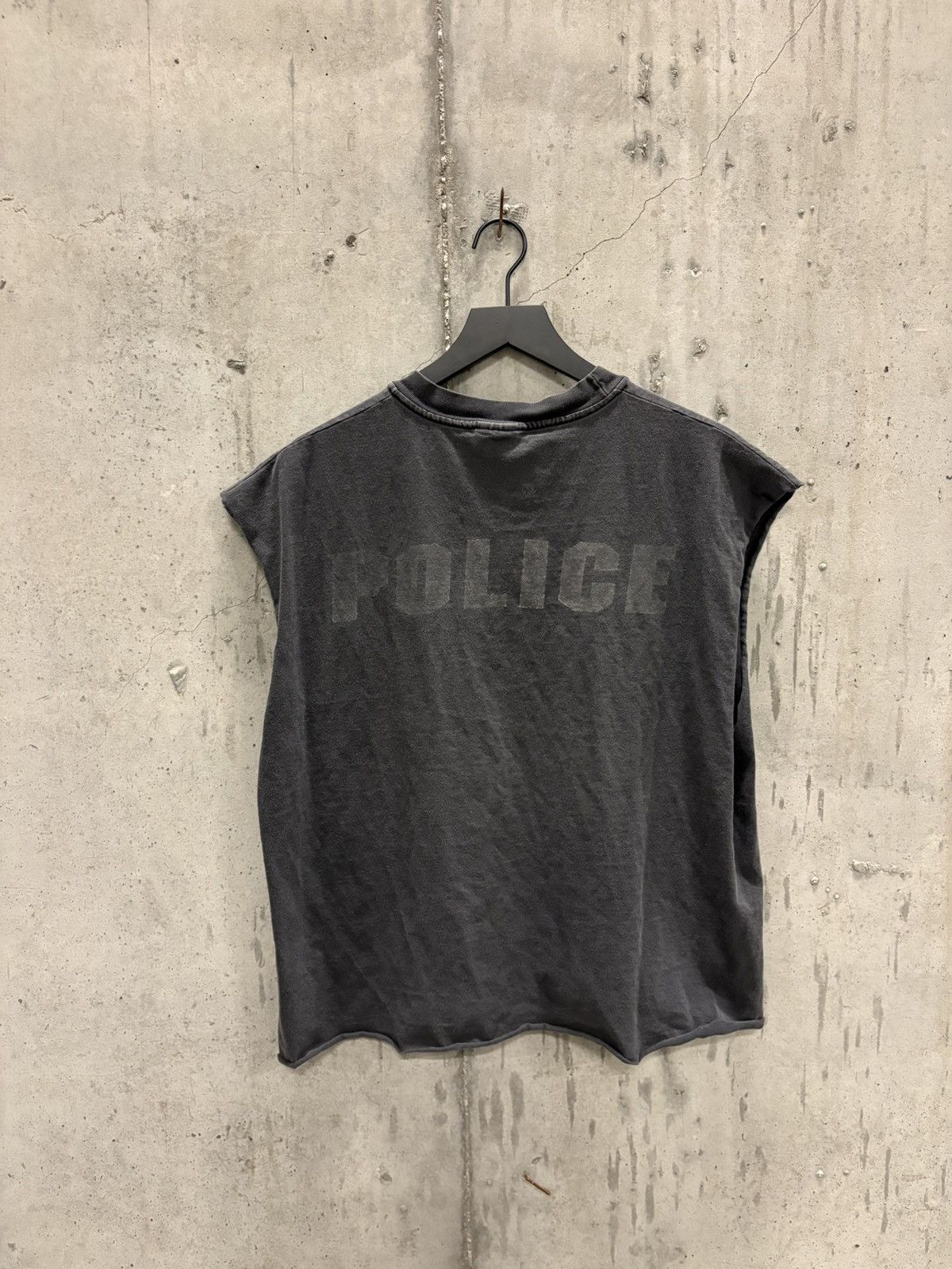 Vintage Vintage Police Tank Thrashed Faded Grunge Band Distressed Size US L / EU 52-54 / 3 - 1 Thumbnail