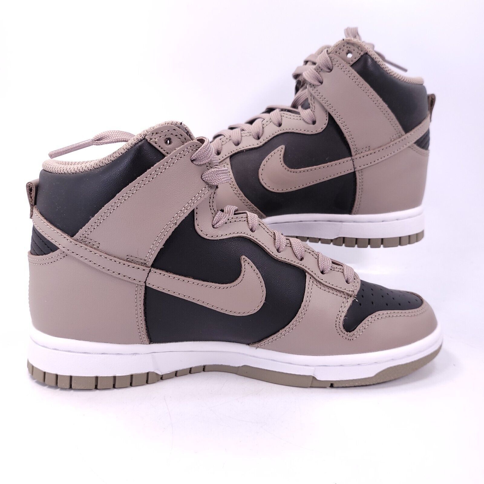 Nike Nike Dunk High Basketball Shoe Womens Size 7 DD1869-002 Size US 7 / IT 37 - 5 Thumbnail