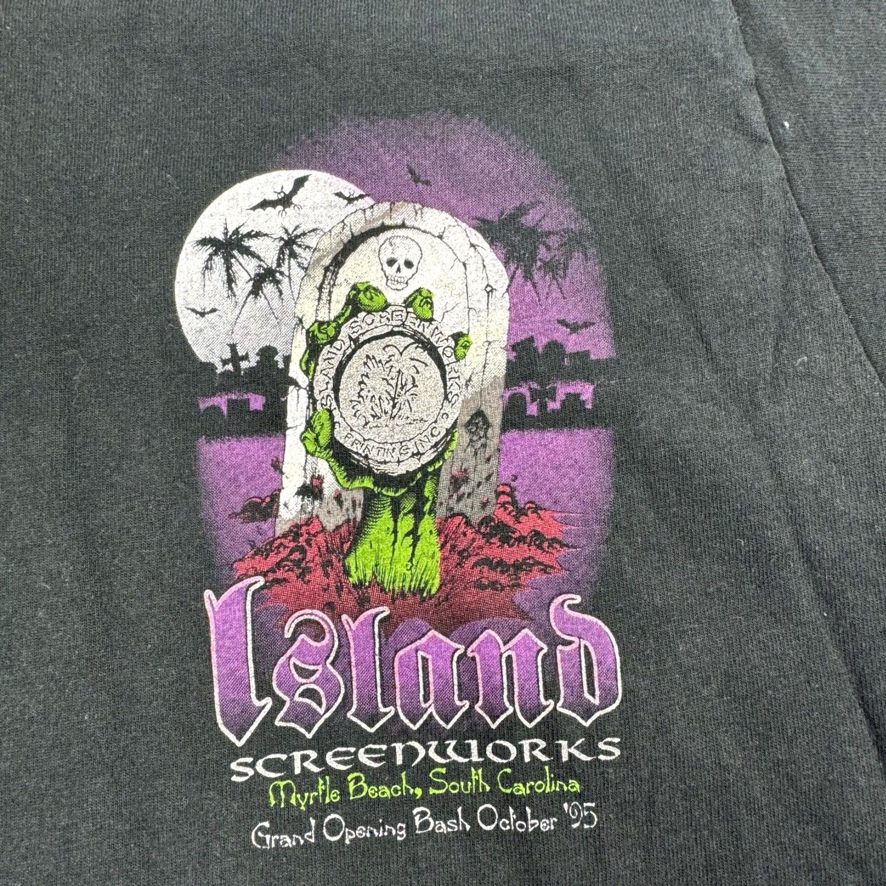 Fruit Of The Loom VINTAGE Fruit of the Loom T-Shirt Men Adult Large Black 90s Punk Gothic Screenworks Size US L / EU 52-54 / 3 - 5 Thumbnail