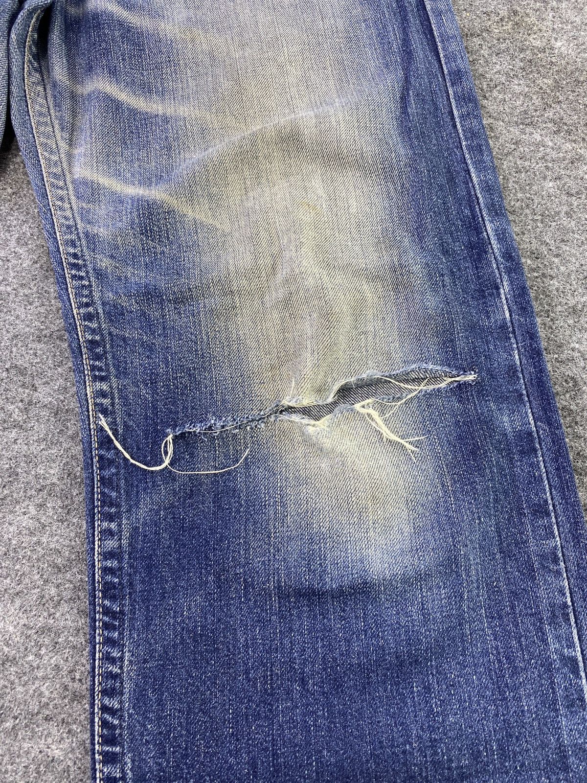 Edwin Edwin Exclusive Vintage Distress Blue Wash Denim - J867 Size US 38 / EU 54 - 14 Thumbnail