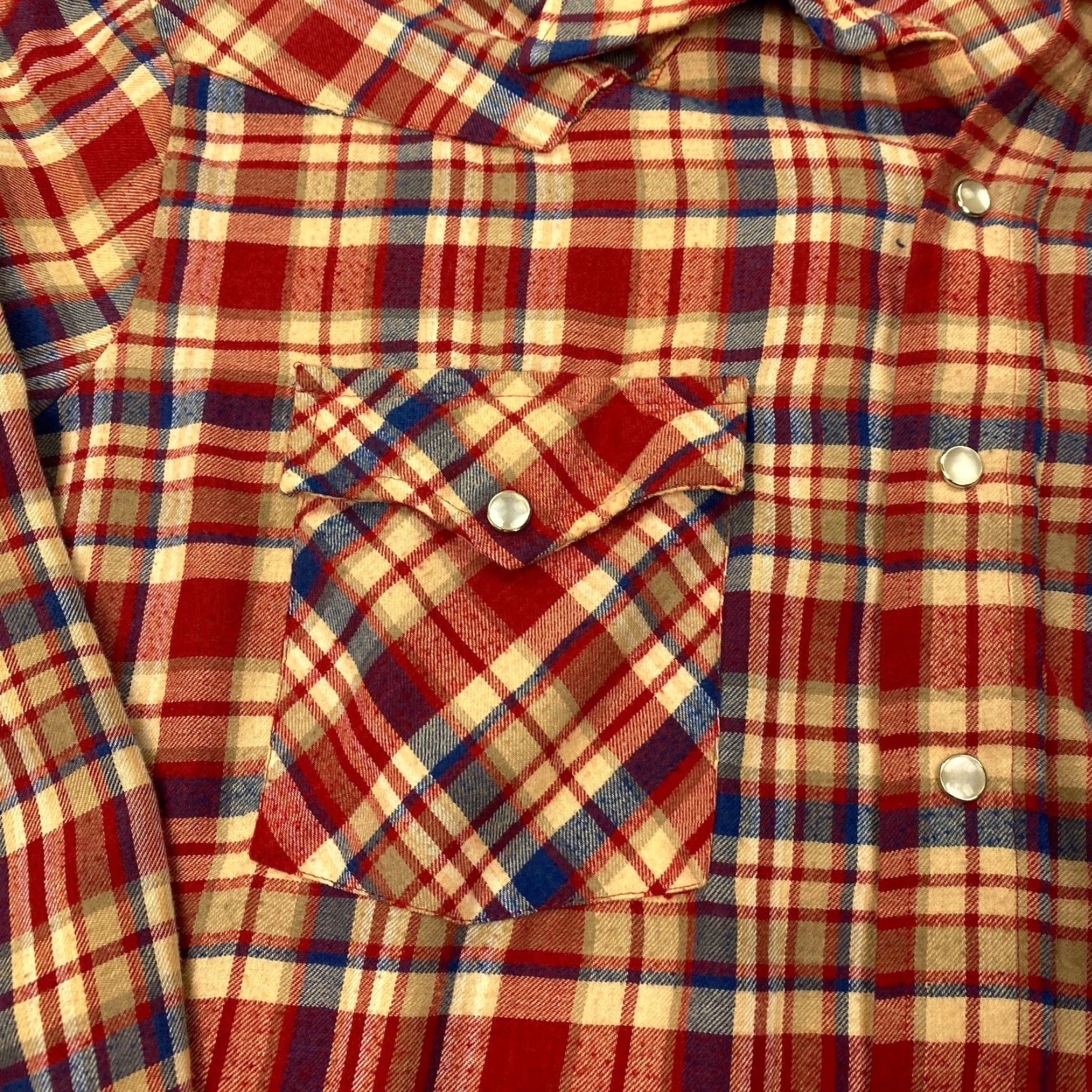 Vintage VINTAGE Campus Men's Flannel Shirt Long Sleeve Button-Up Western Plaid Pearl Snap Large Red Size US L / EU 52-54 / 3 - 3 Thumbnail