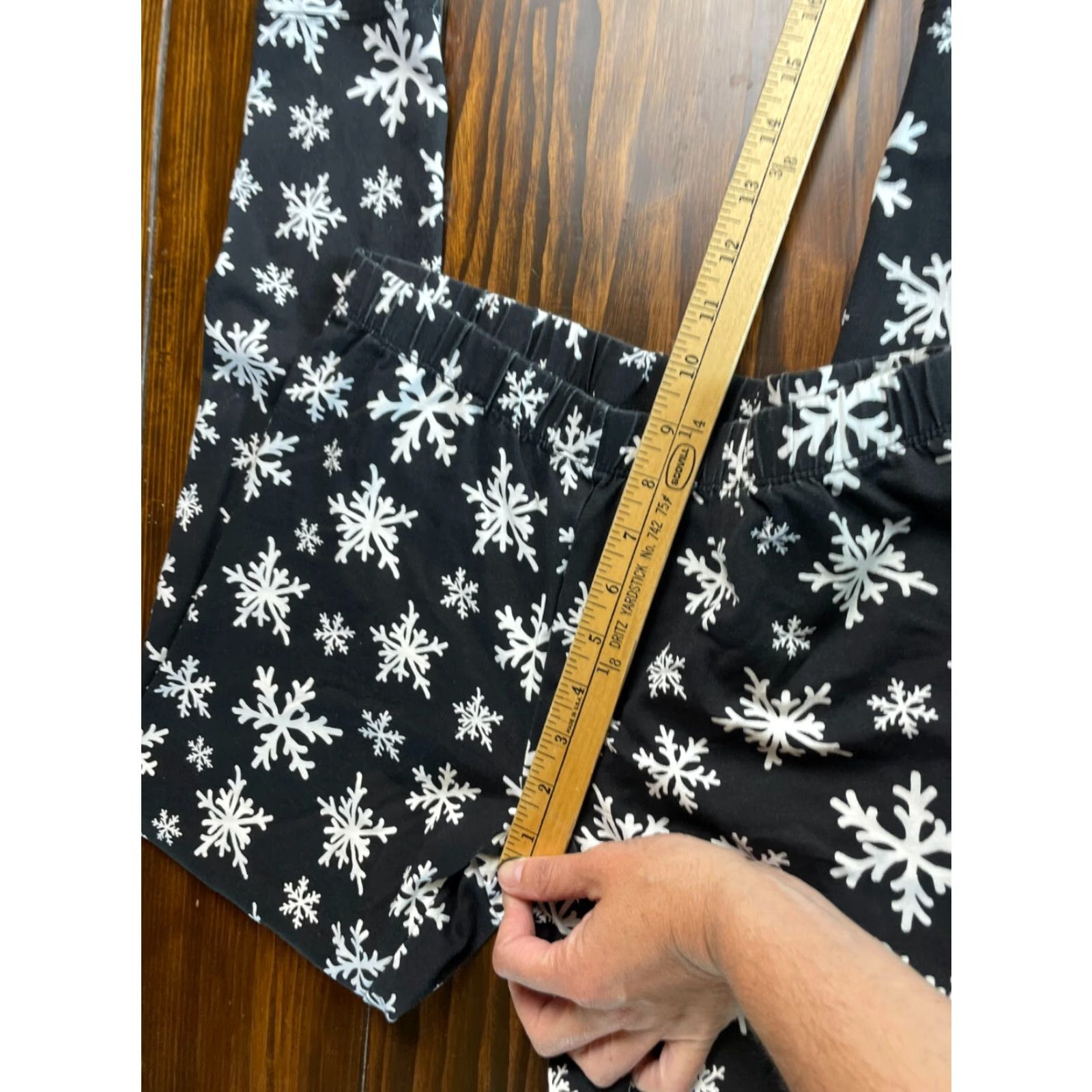 Vintage No Boundaries Pants Women's Large Snowflakes Christmas Winter Leggings Size 42" / US 20 - 4 Thumbnail