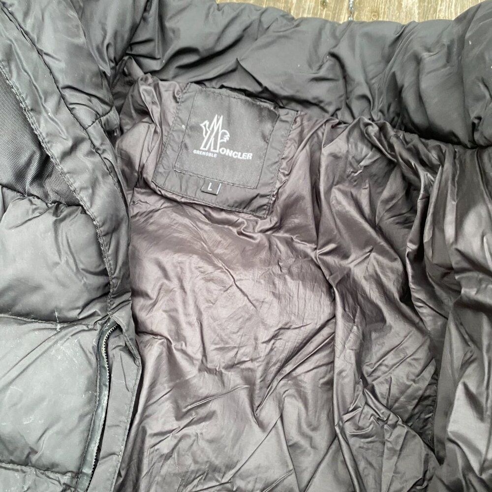 Moncler Vintage Moncler Grenoble Down Puffer Jacket Large Black WOR Size US L / EU 52-54 / 3 - 7 Thumbnail