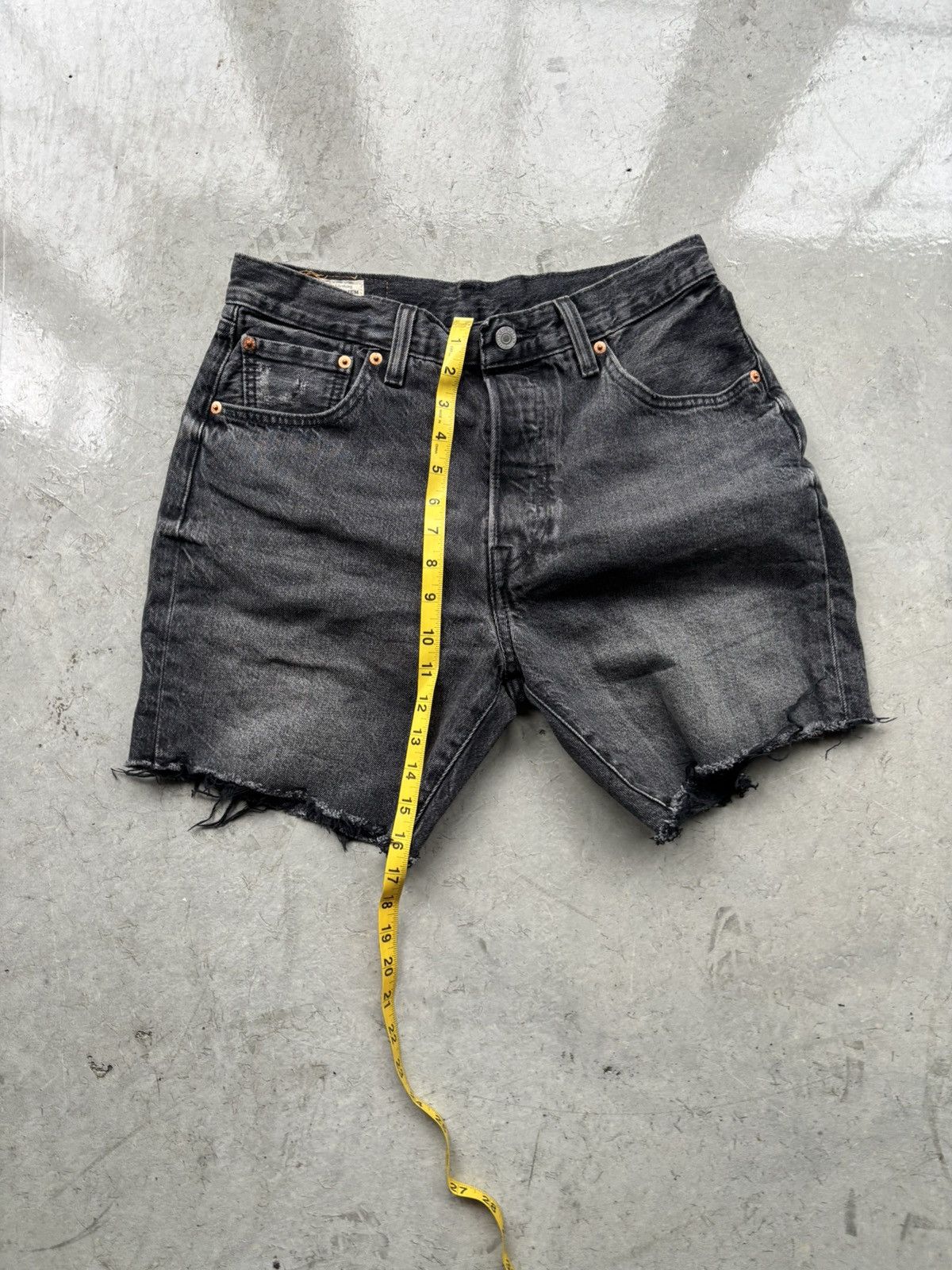 Levi's Levis Cutoff Black Denim Jorts Size US 30 / EU 46 - 5 Thumbnail
