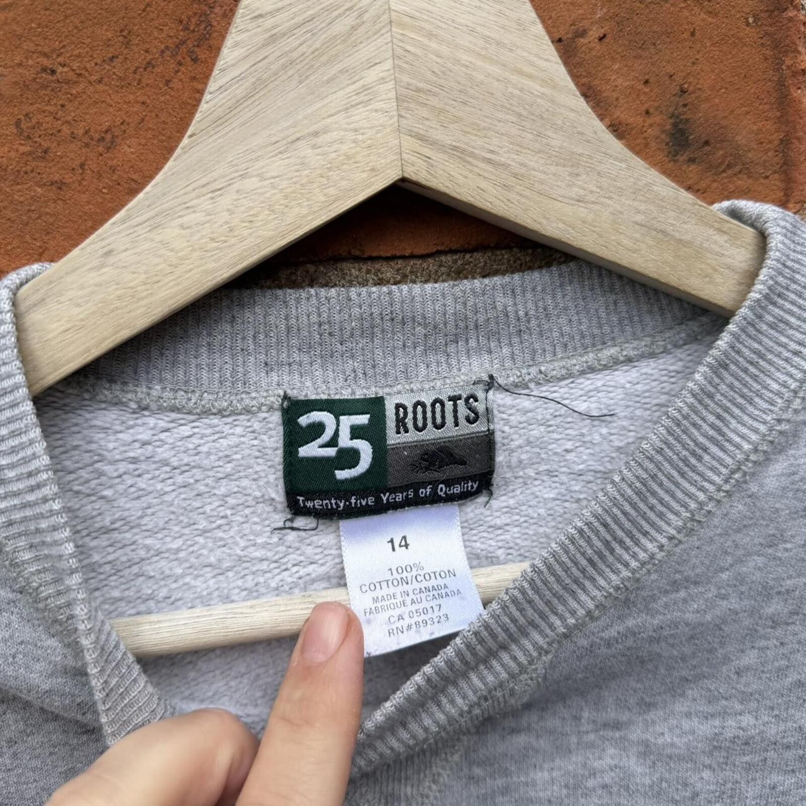 Roots vintage roots athletics Canada crewneck sweatshirt 00s XS/S Size US XS / EU 42 / 0 - 6 Thumbnail