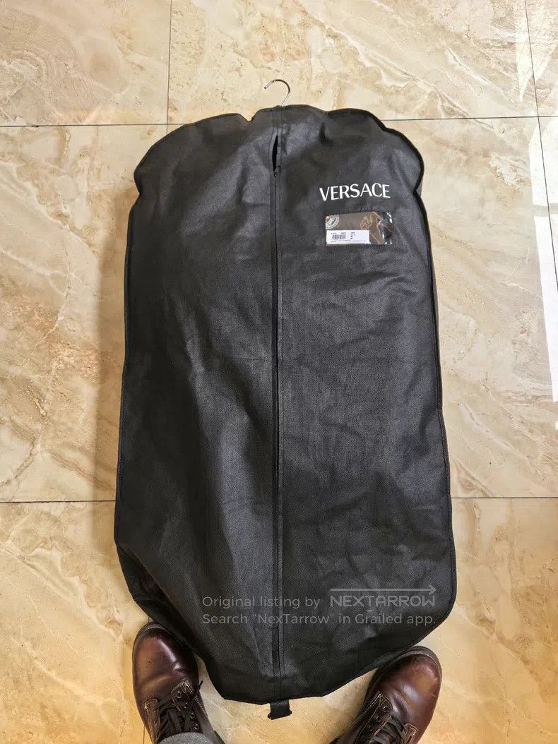 Versace Wear a down jacket on both sides